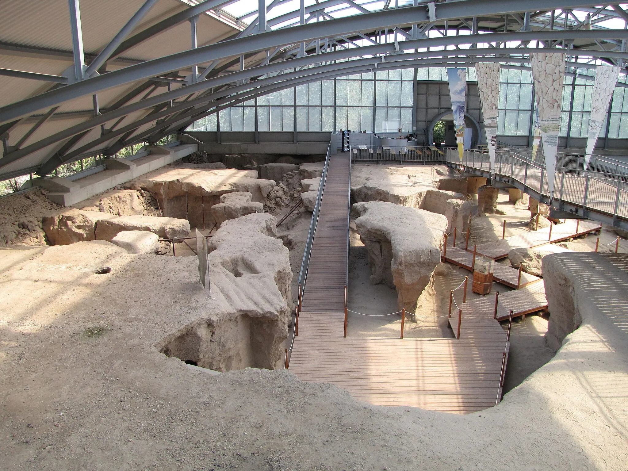 Photo showing: Interior view of the roman mine nearby Kretz