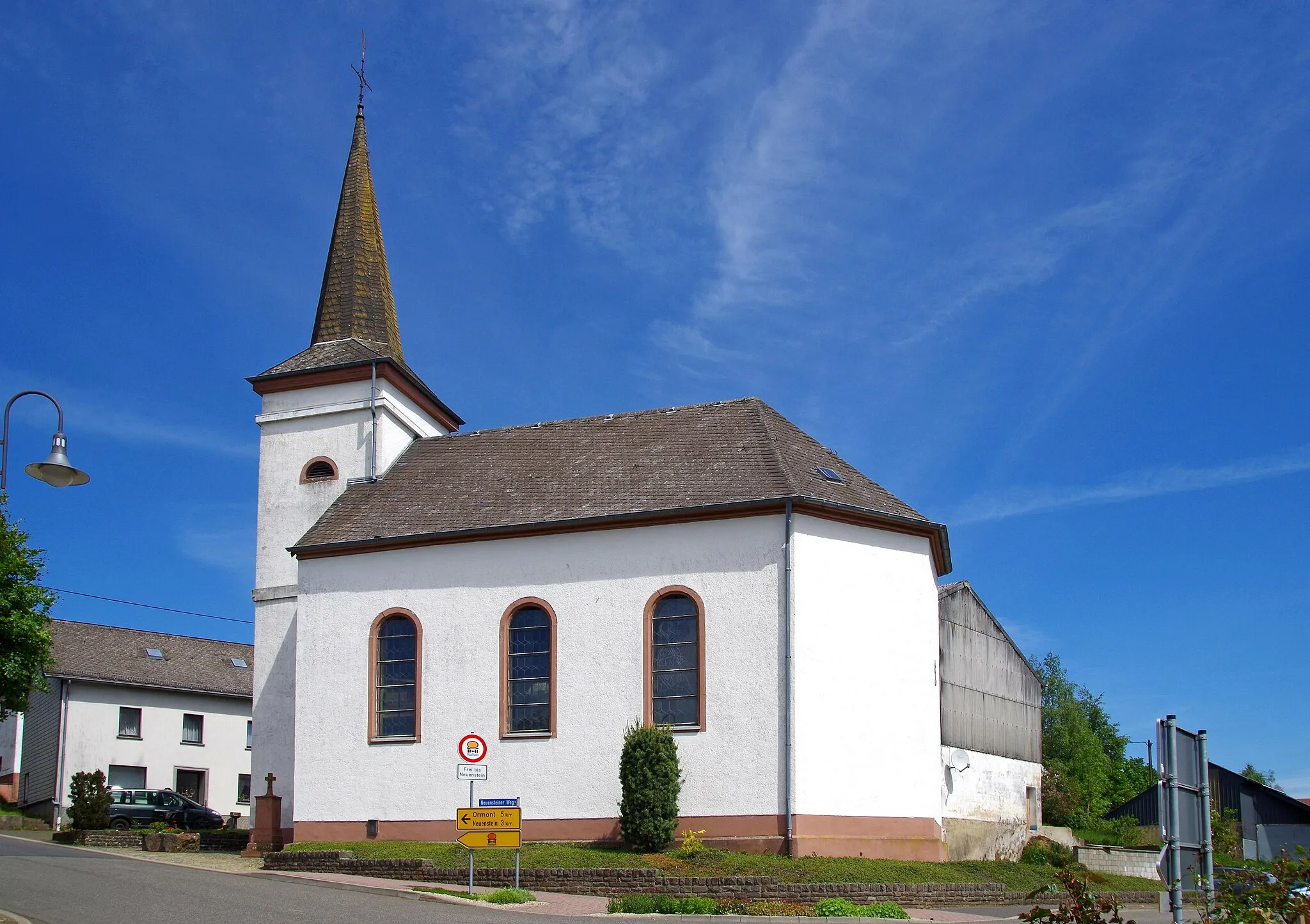 Photo showing: St. Hubertus (Neuendorf), Südwestseite