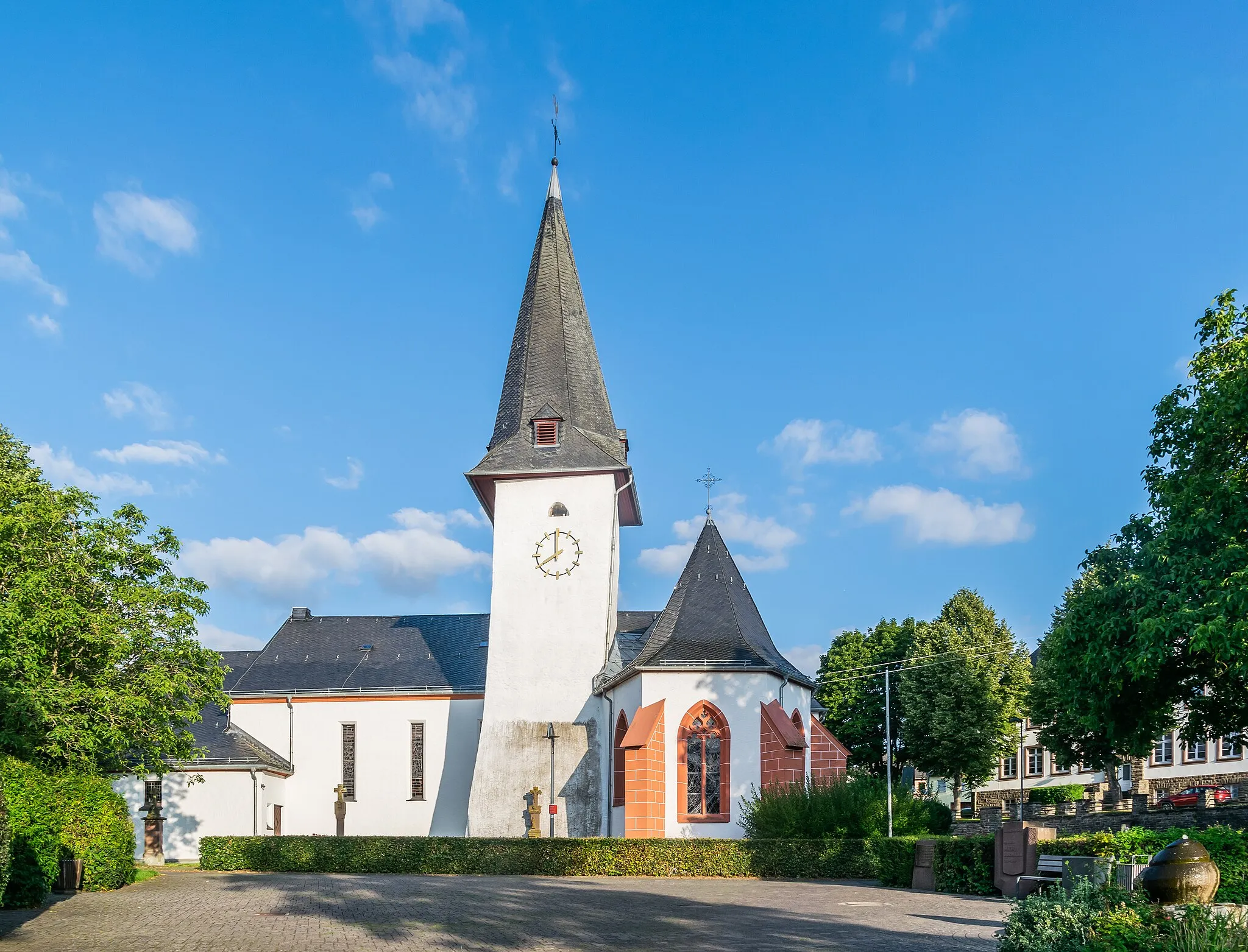 Photo showing: Saint Matthew church in Daleiden, Rhineland-Palatinate, Germany