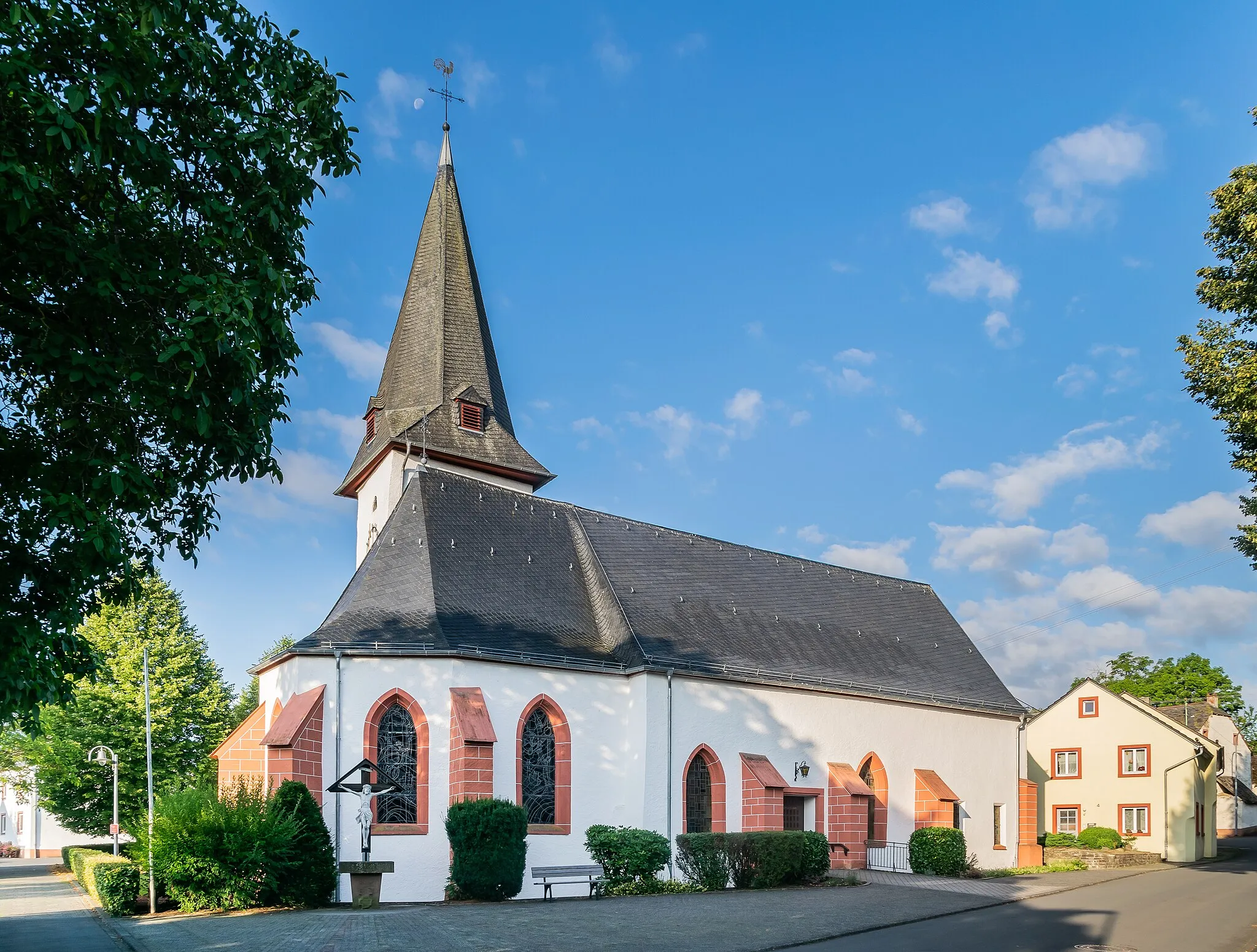 Photo showing: Saint Matthew church in Daleiden, Rhineland-Palatinate, Germany