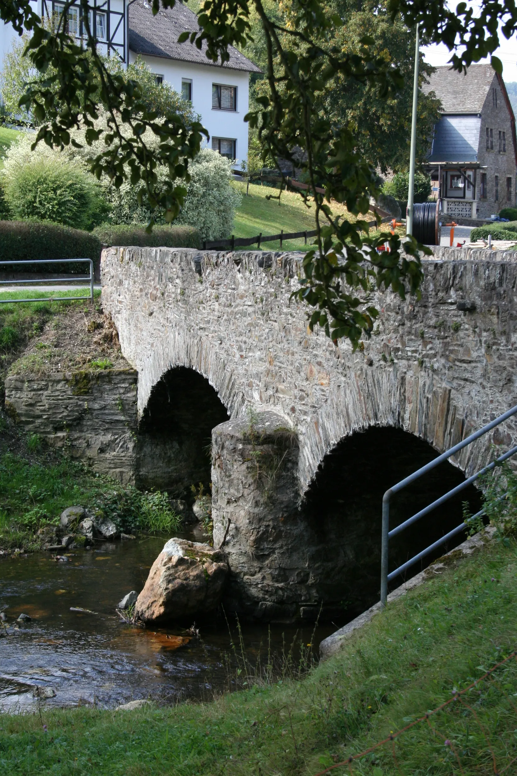 Photo showing: Bridge over the Dhron at Gräfendhron, Germany