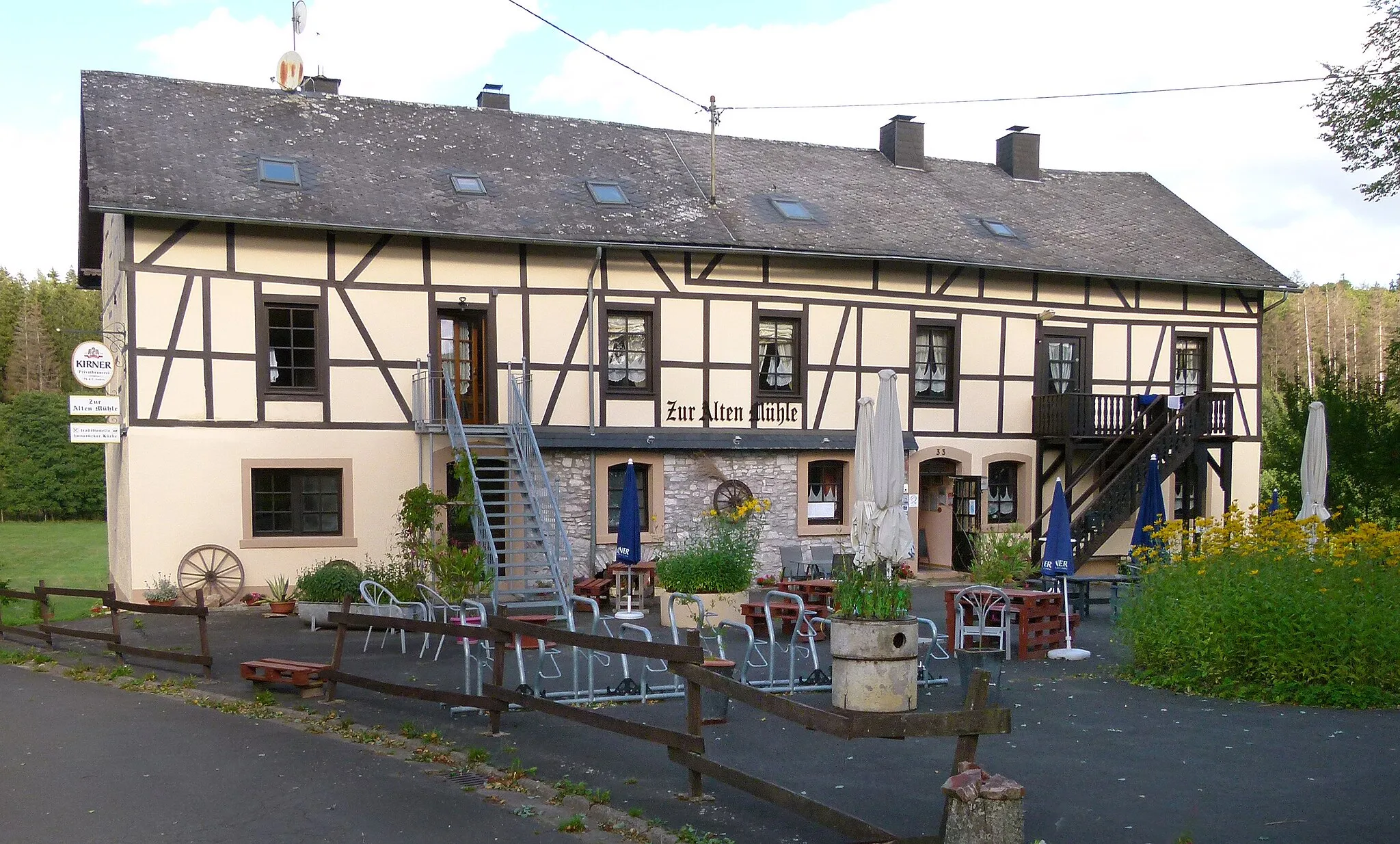 Photo showing: Die denkmalgeschützte "Alte Mühle" von Börfink, heute Landgasthaus