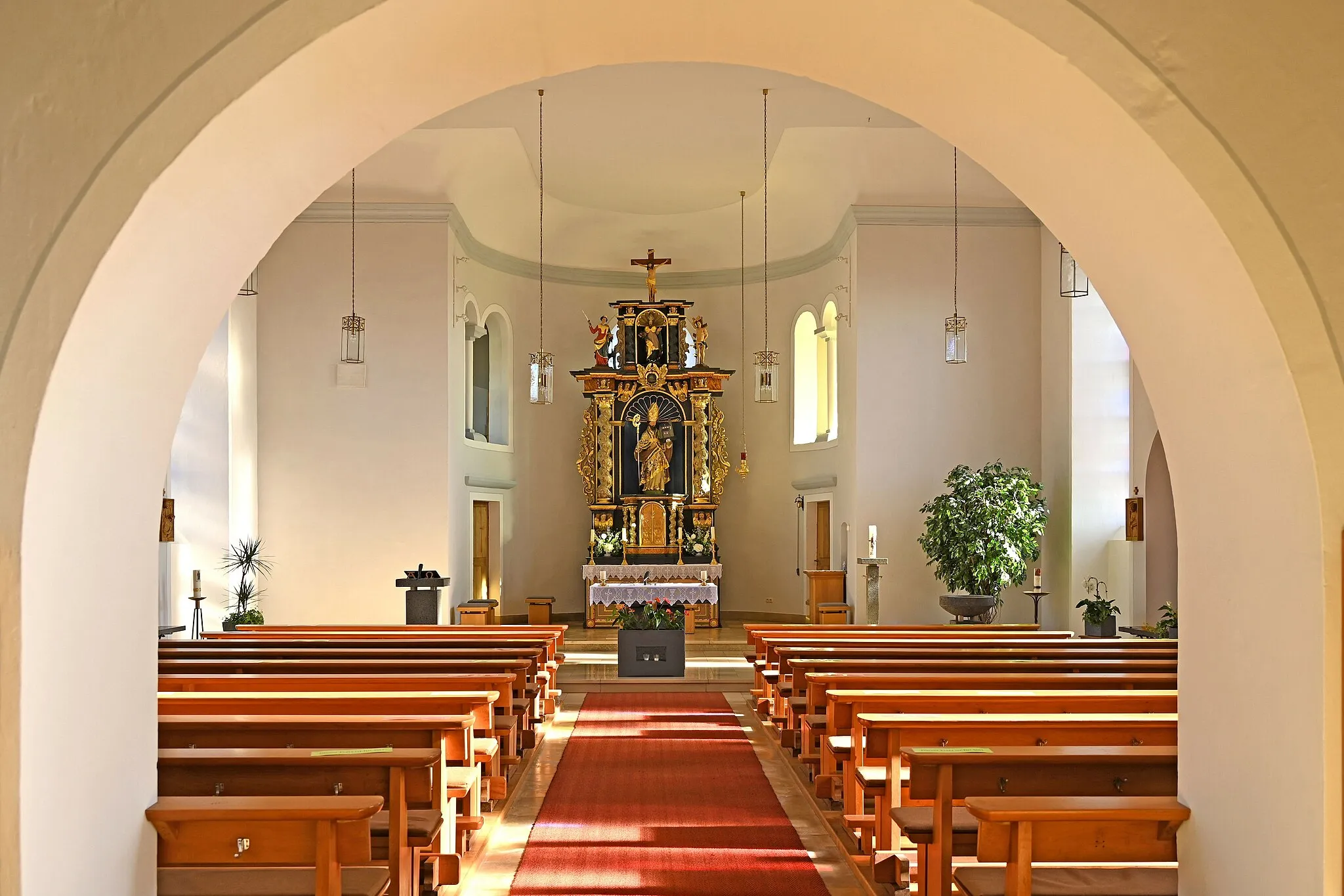 Photo showing: St. Hubertus (Salm), Innenraum mit Blick zum Altar