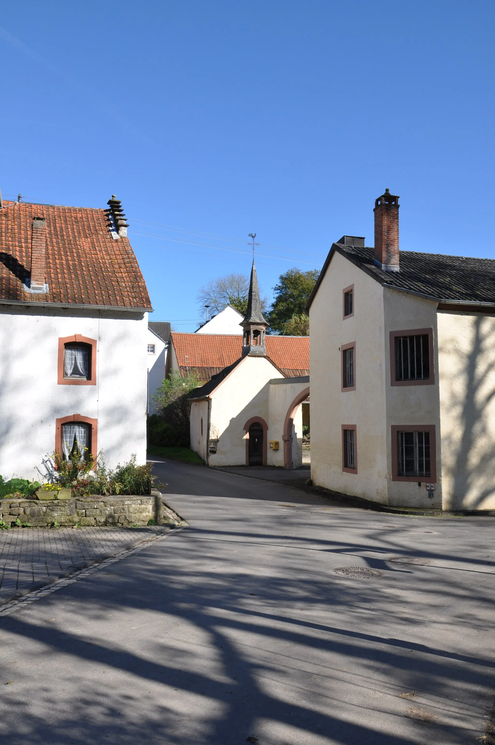 Photo showing: Birtlingen, Ortskern mit Kapelle St. Sebastian