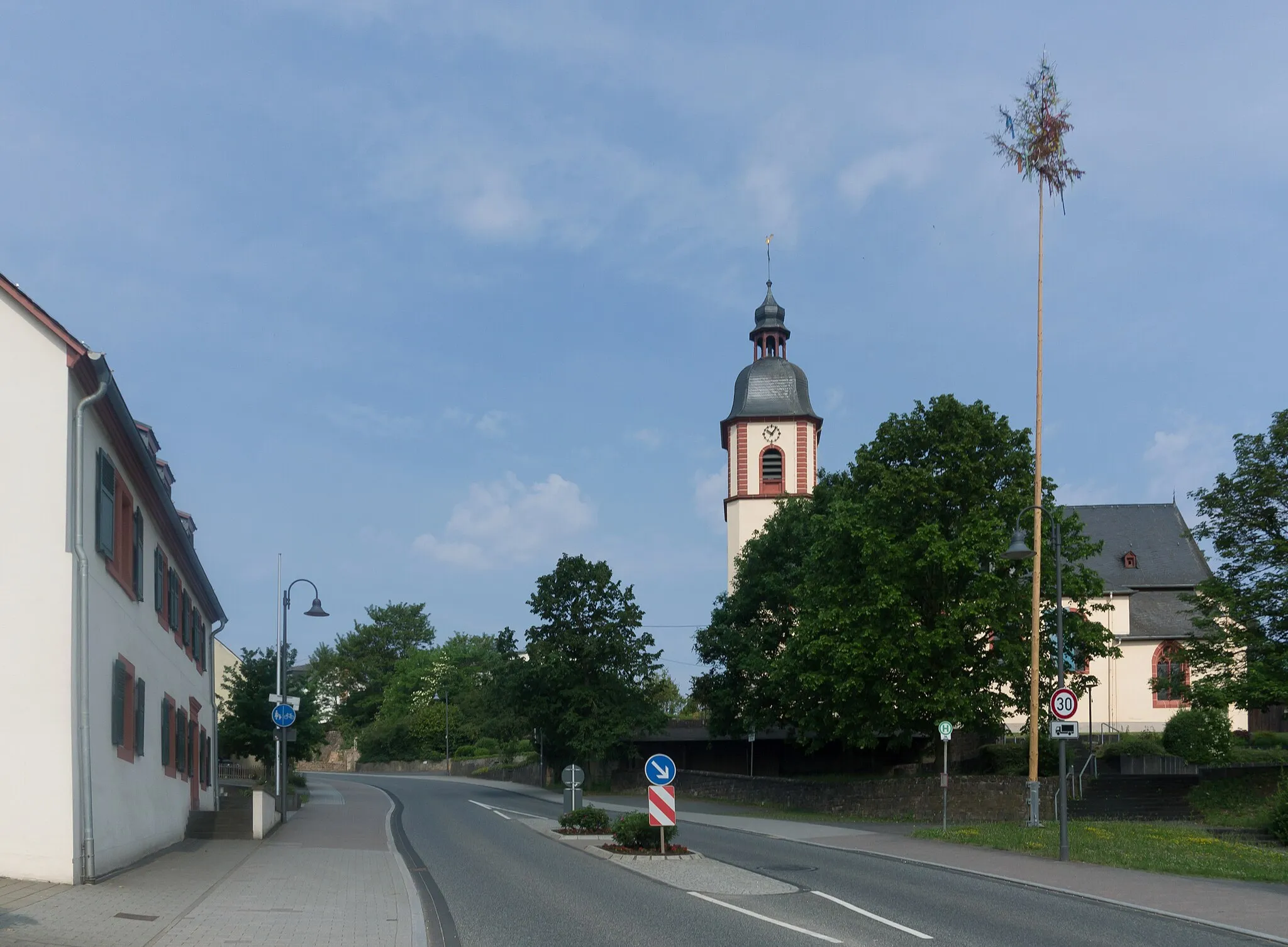 Photo showing: Hetzerath, church (Katholische Pfarrkirche Sankt Hubertus) in the street