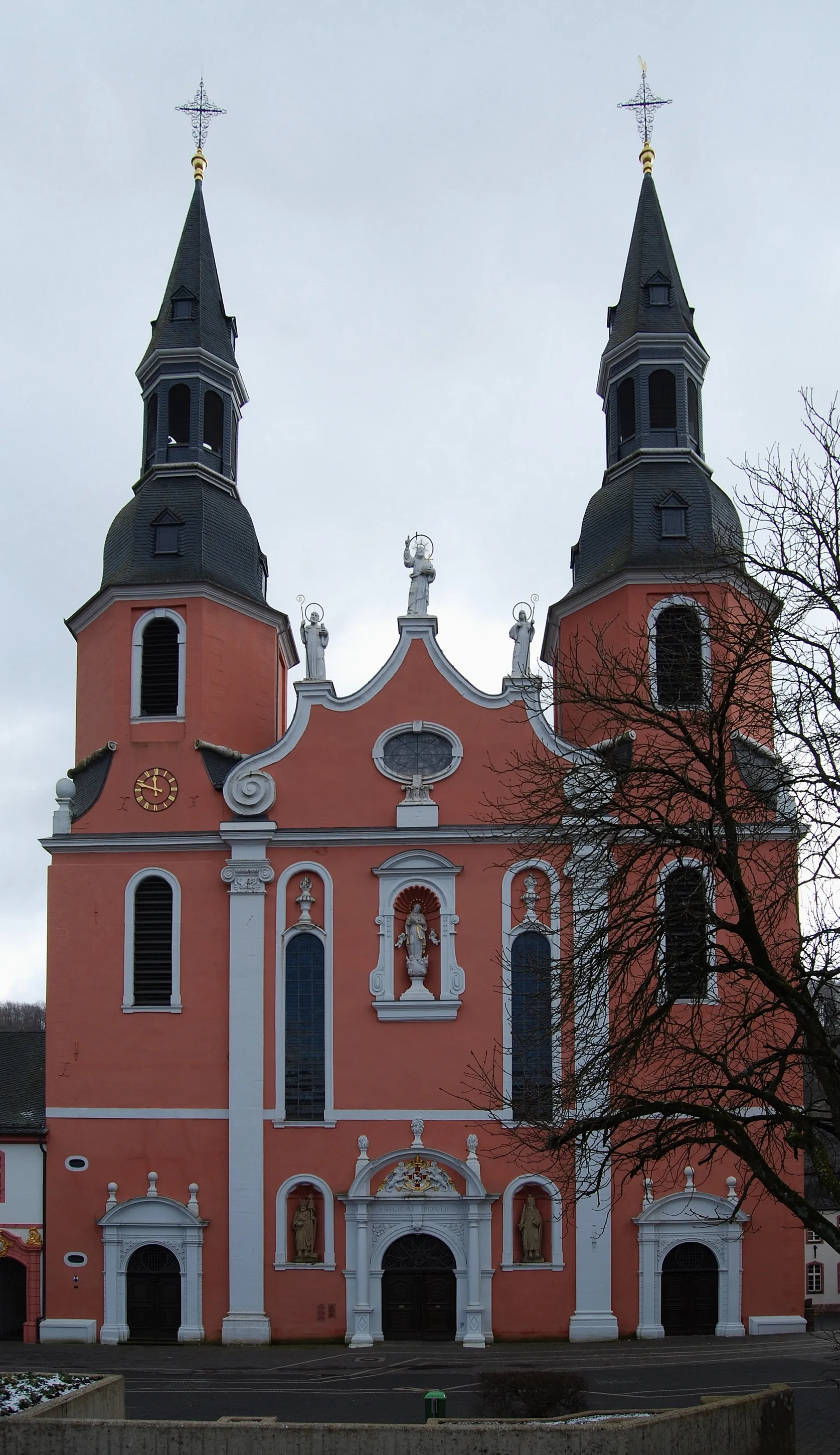 Photo showing: The basilica St. Salvator in Prüm, West Eifel.