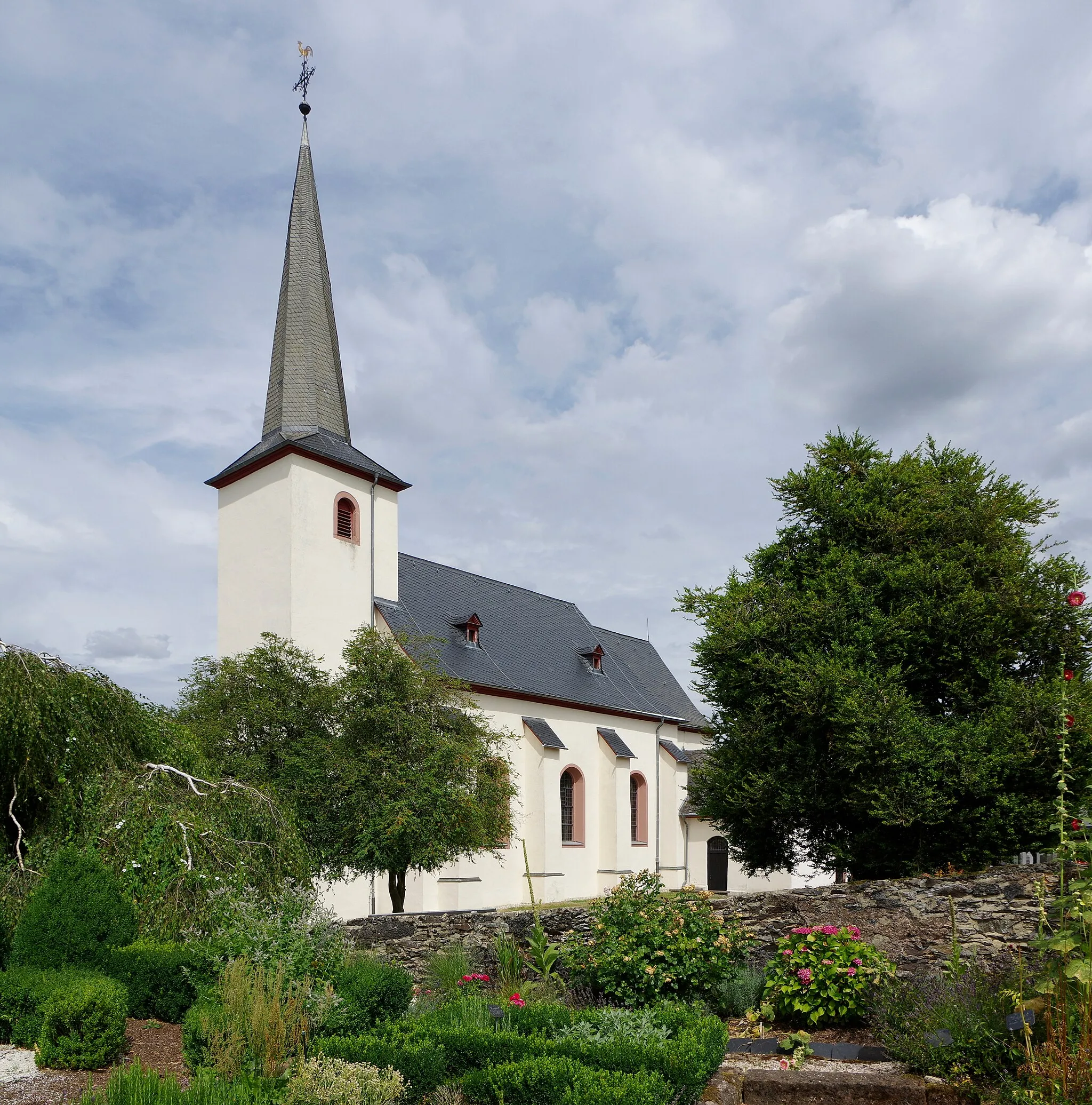 Photo showing: Greimerath, Katholische Pfarrkirche St. Georg, dreiachsiger Saalbau, 1760/61