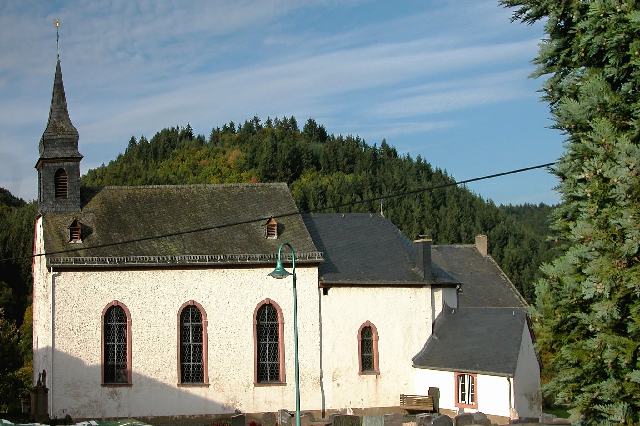 Photo showing: Kirche zum Heiligen Kreuz in Heckenmünster (Eifel)