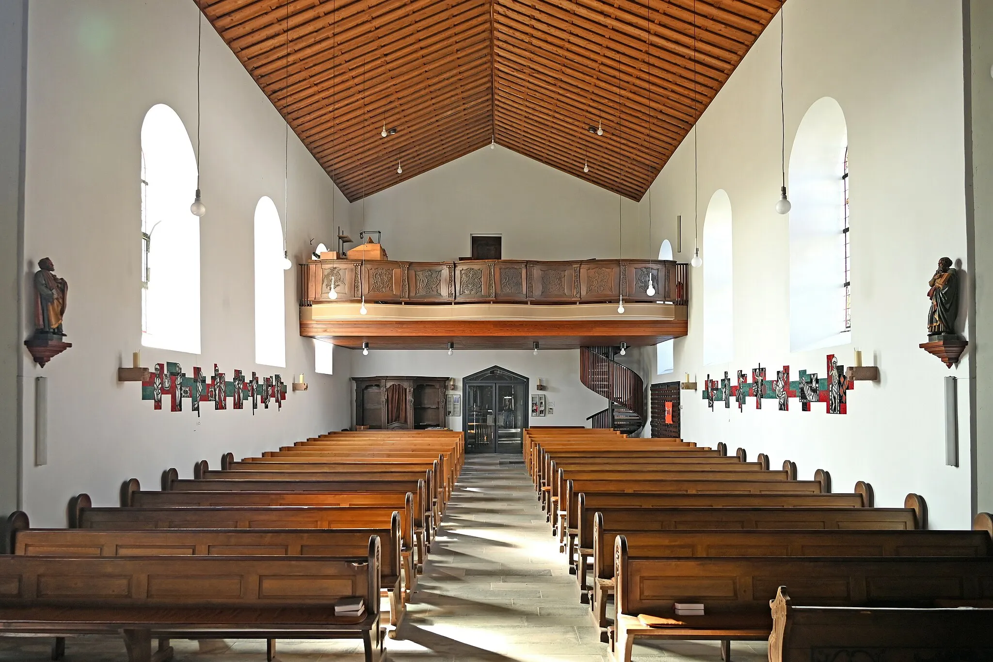 Photo showing: St. Hubertus (Niederscheidweiler), Innenraum mit Blick zur Empore