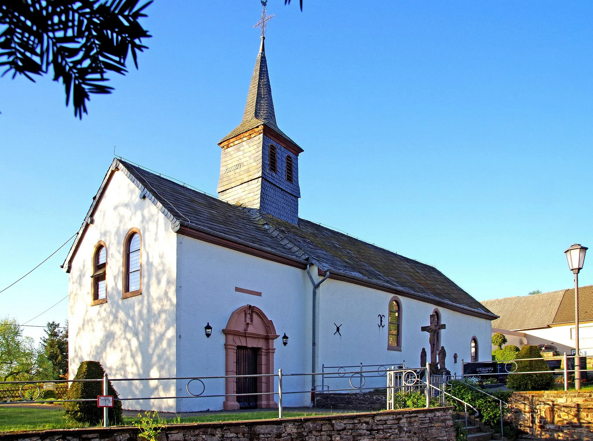 Photo showing: Kapelle Kreuzerhöhung (Oberhersdorf) von Süden