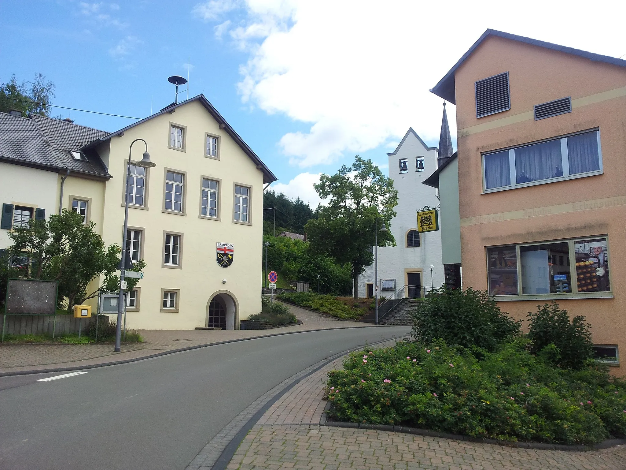 Photo showing: Centre of Lampaden