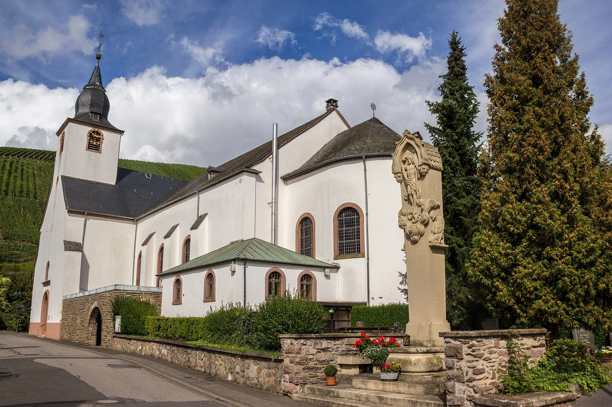 Photo showing: Klüsserath, Katholische Pfarrkirche St. Maria