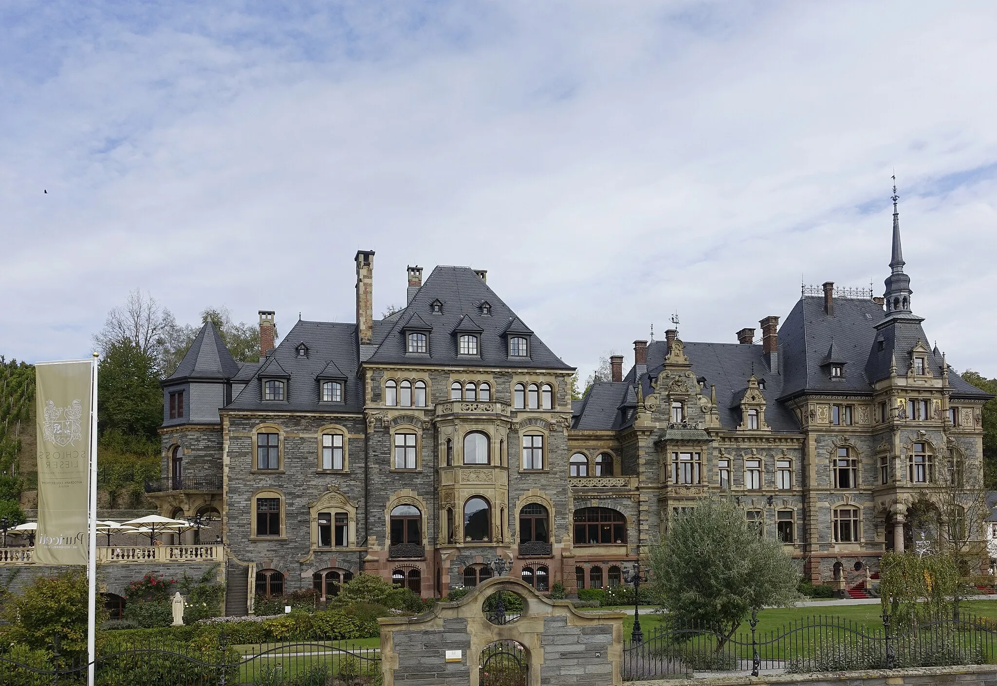 Photo showing: Schloss Lieser, Verbandsgemeinde Bernkastel-Kues, Rheinland-Pfalz, Deutschland
