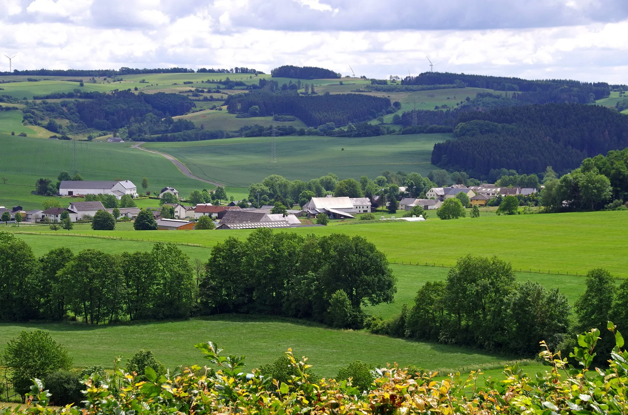 Photo showing: Dingdorf von Nordwesten