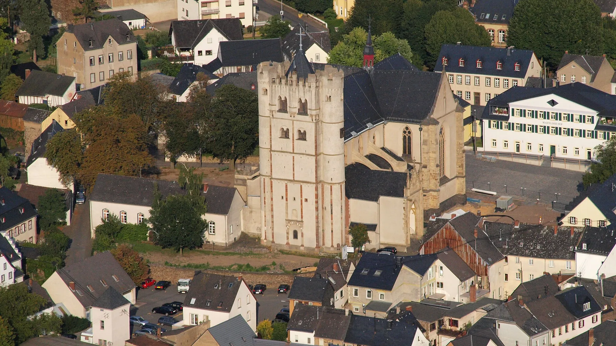 Photo showing: Münstermaifeld, St. Martin und St. Severus: Luftaufnahme