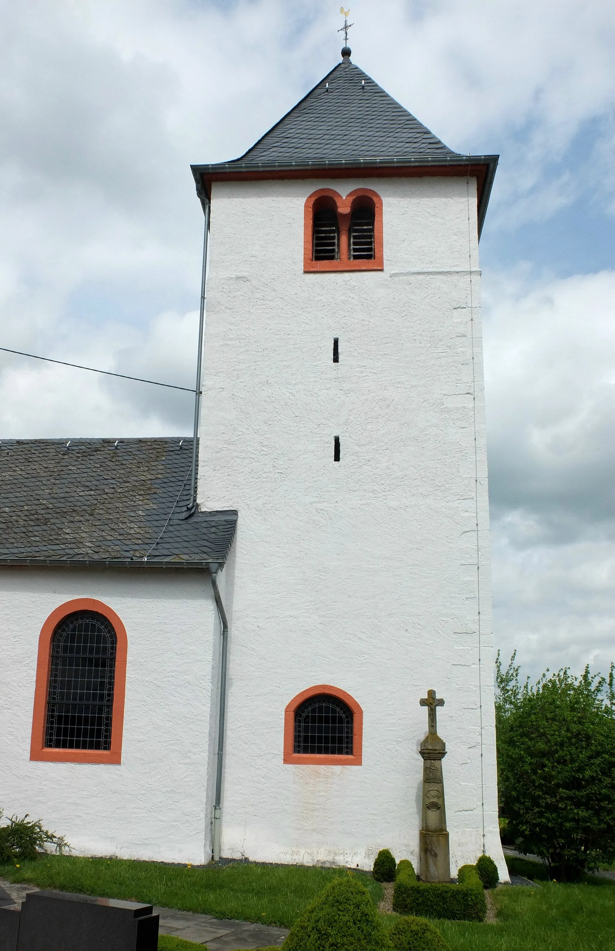 Photo showing: "Sankt Hubertus" in Stockem (Eifelkreis Bitburg-Prüm)
This is a photograph of an architectural monument. It is on the list of cultural monuments of Stockem.