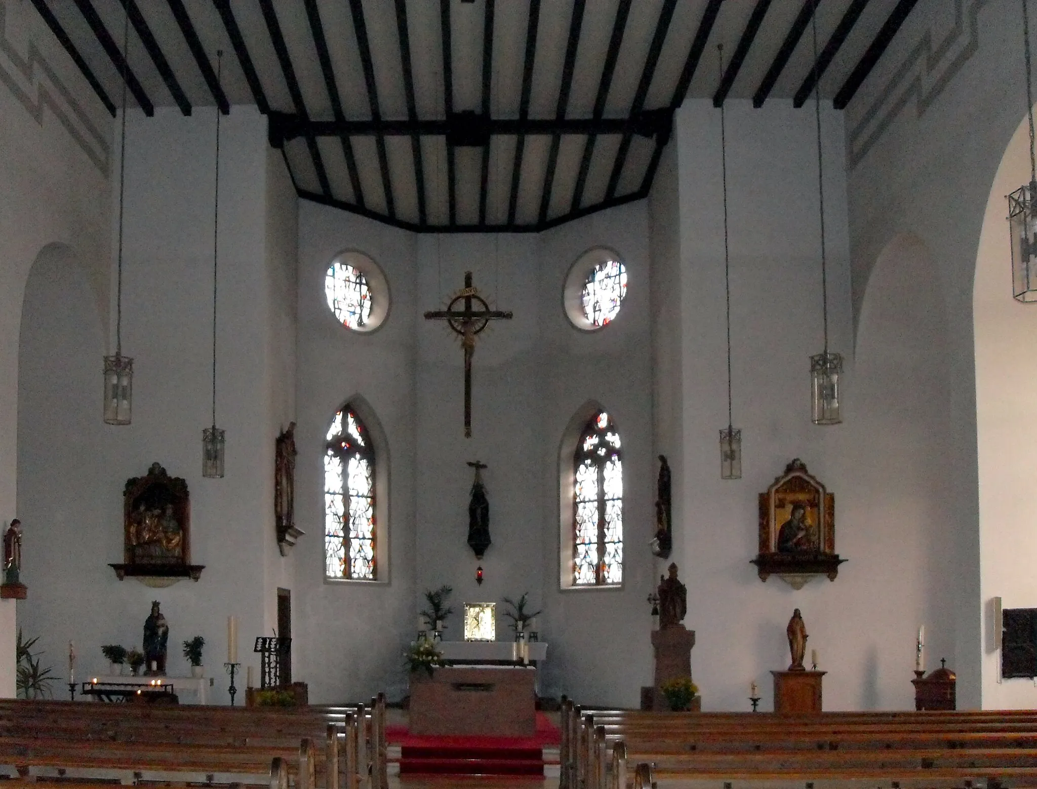 Photo showing: Innenansicht der Pfarrkirche St. Brictius in Olzheim, Eifelkreis Bitburg-Prüm