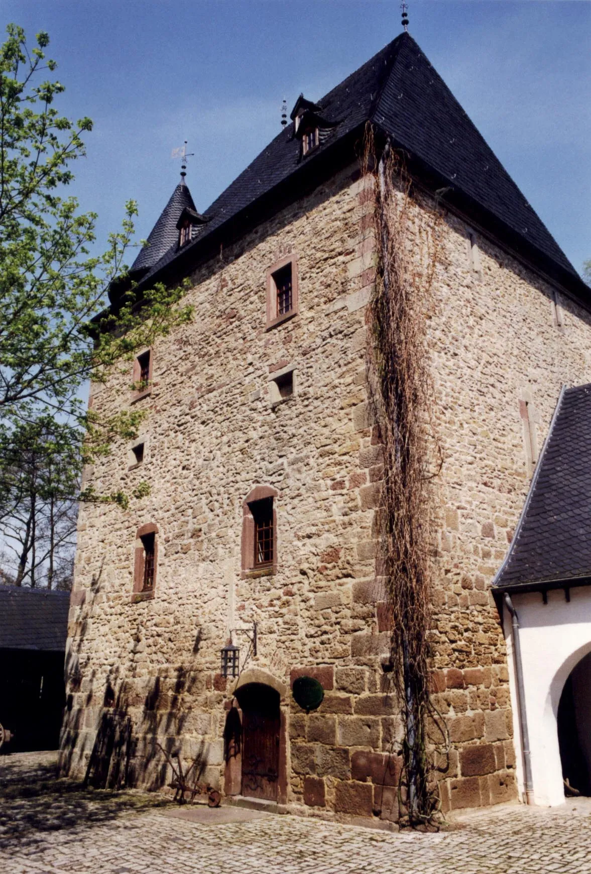 Photo showing: Burg Rittersdorf, Wohnturm um 1300