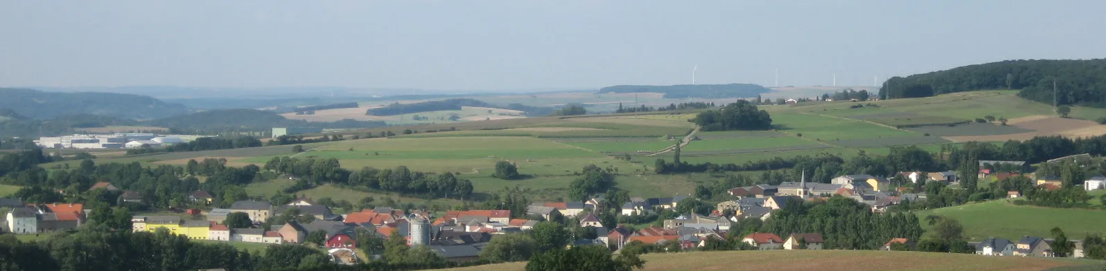 Photo showing: Uesweller, vu Süden aus gekuckt, am August 2008.