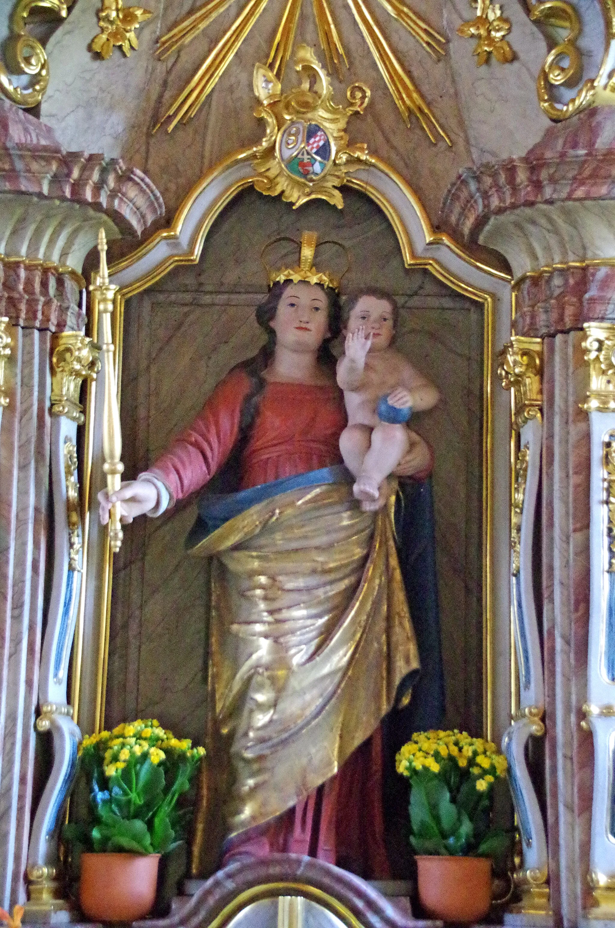 Photo showing: St. Remigius (Dohm), Rokoko-Altar mit älterer Muttergottes-Statue