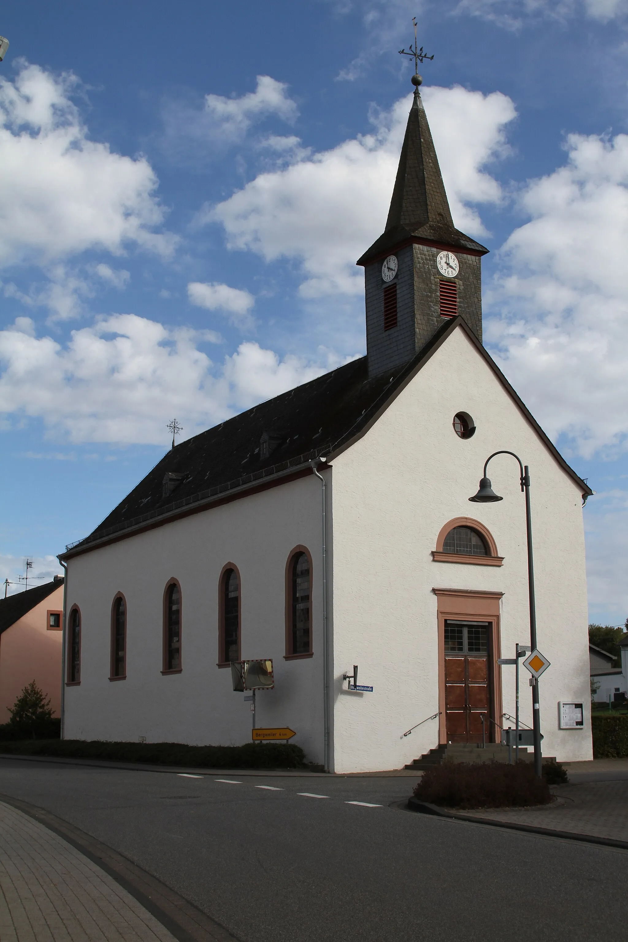 Photo showing: Katholische Pfarrkirche St. Hubertus