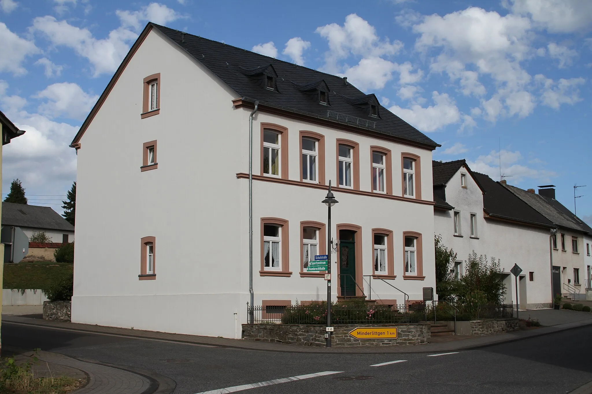Photo showing: Wohnhaus Hupperath - Pfarrhaus