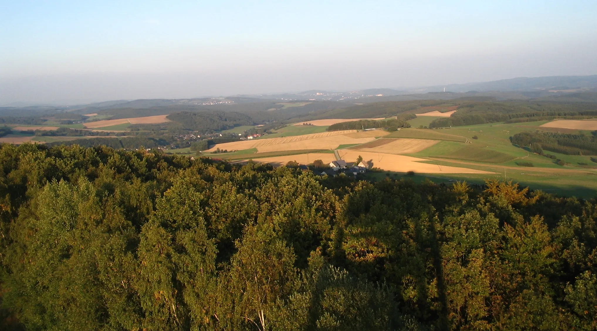 Photo showing: View from Hattgenstein tower in the direction Idar-Oberstein