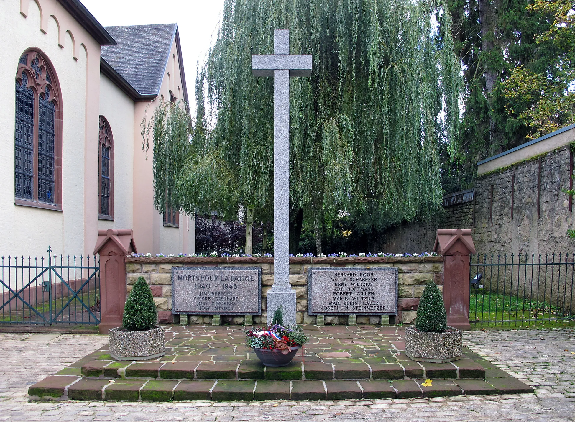 Photo showing: War memorial WWII, Monument aux Morts, Rosport , Luxembourg