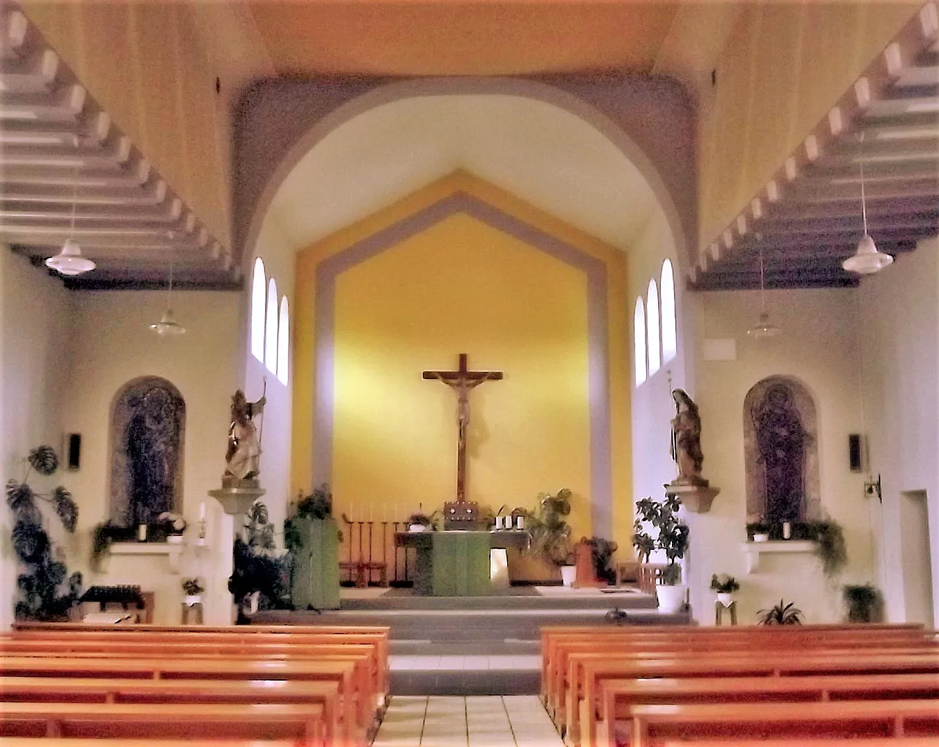 Photo showing: Interior of the roman catholic church in Hausbach, Saarland, Germany