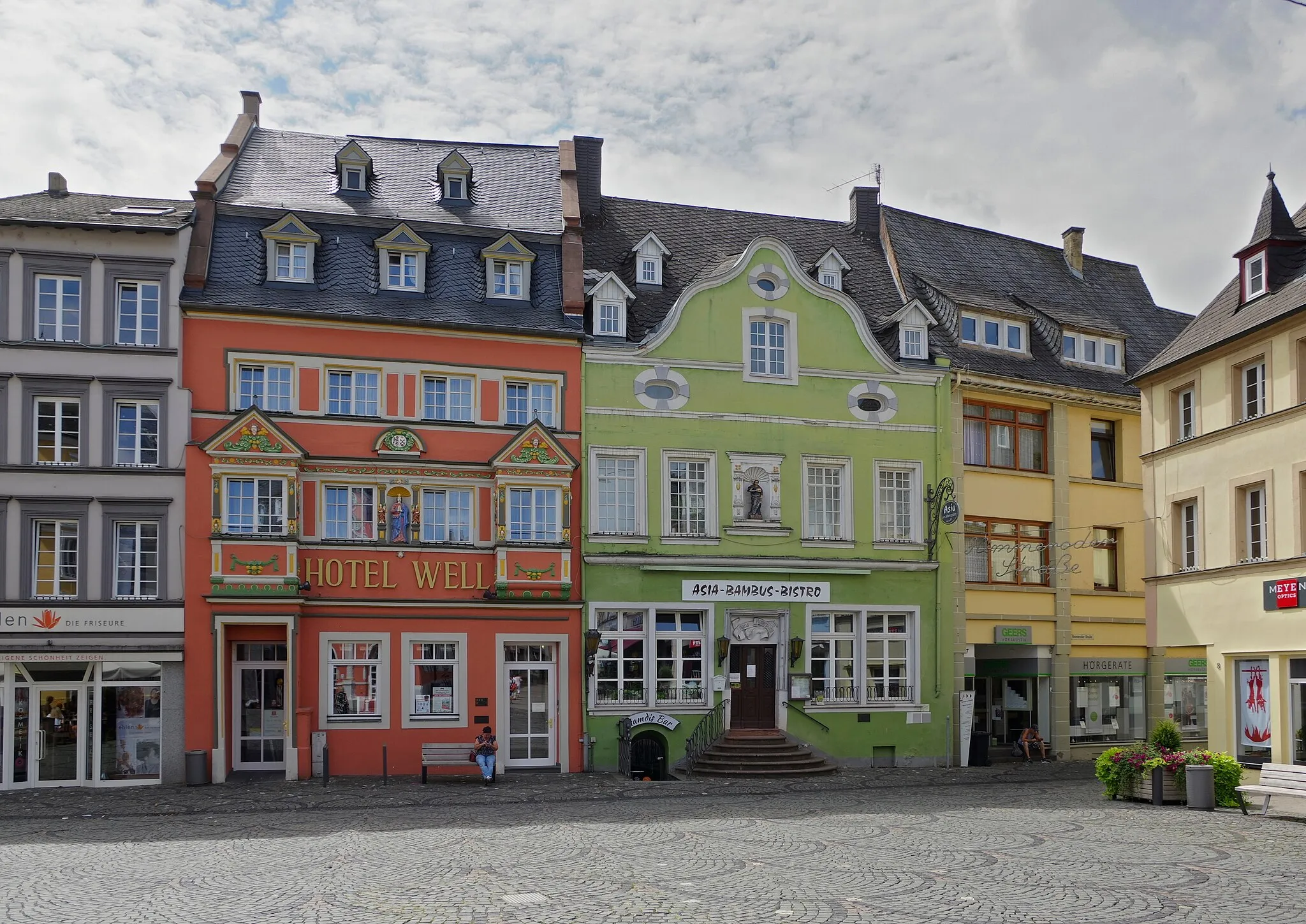 Photo showing: Wittlich, Denkmalzone Marktplatz, Blickrichtung nach Westen