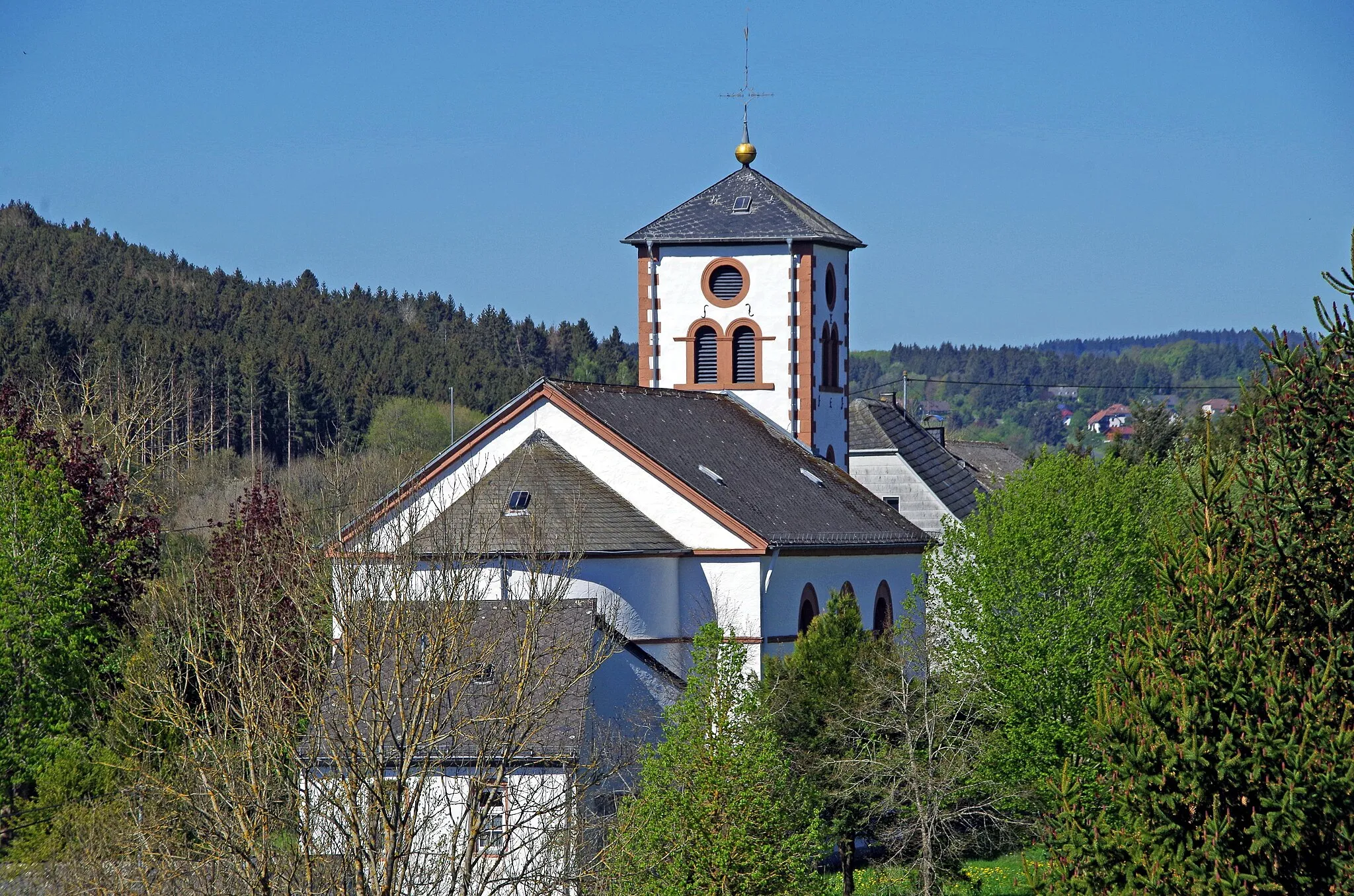 Photo showing: Kreuzauffindung (Jünkerath-Glaadt), Auf den Eichen 3, Kirche von Nordosten