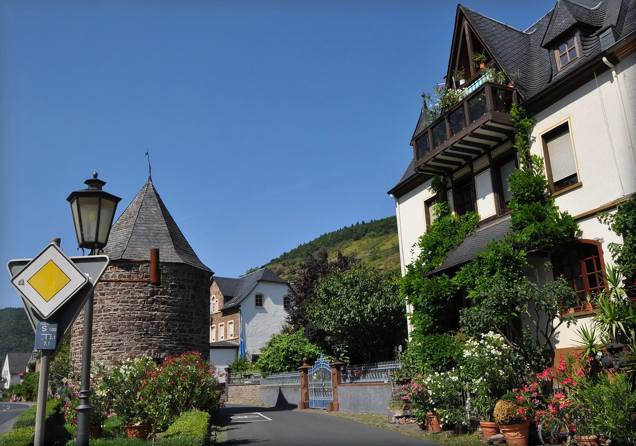 Photo showing: Am Oberturm Ediger