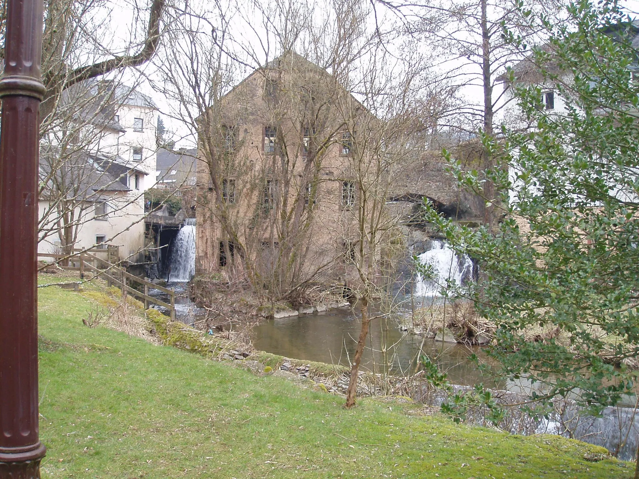 Photo showing: Neuerburg waterfalls Enz