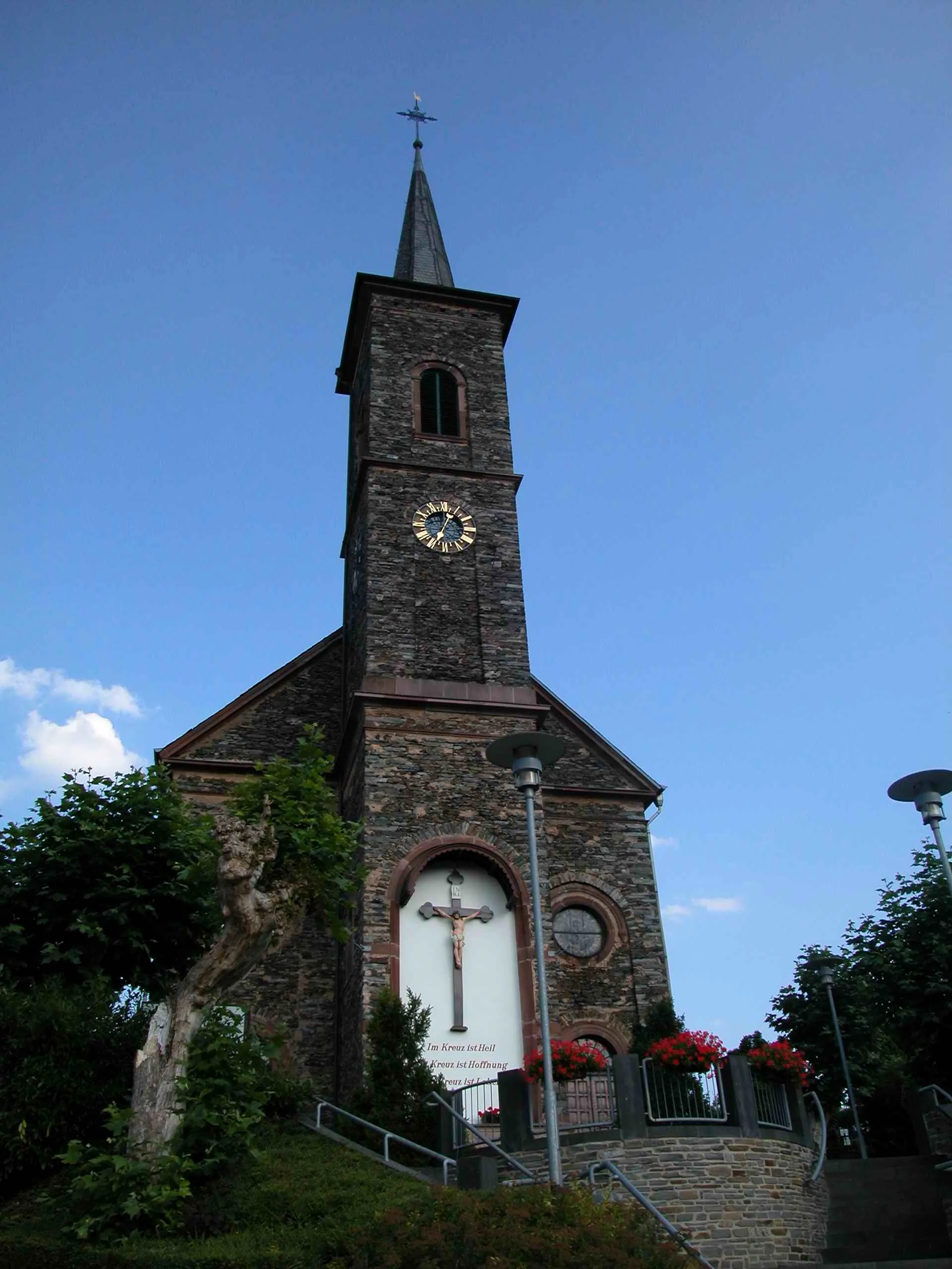 Photo showing: Kath. Pfarrkirche St. Bartholomäus in Ayl