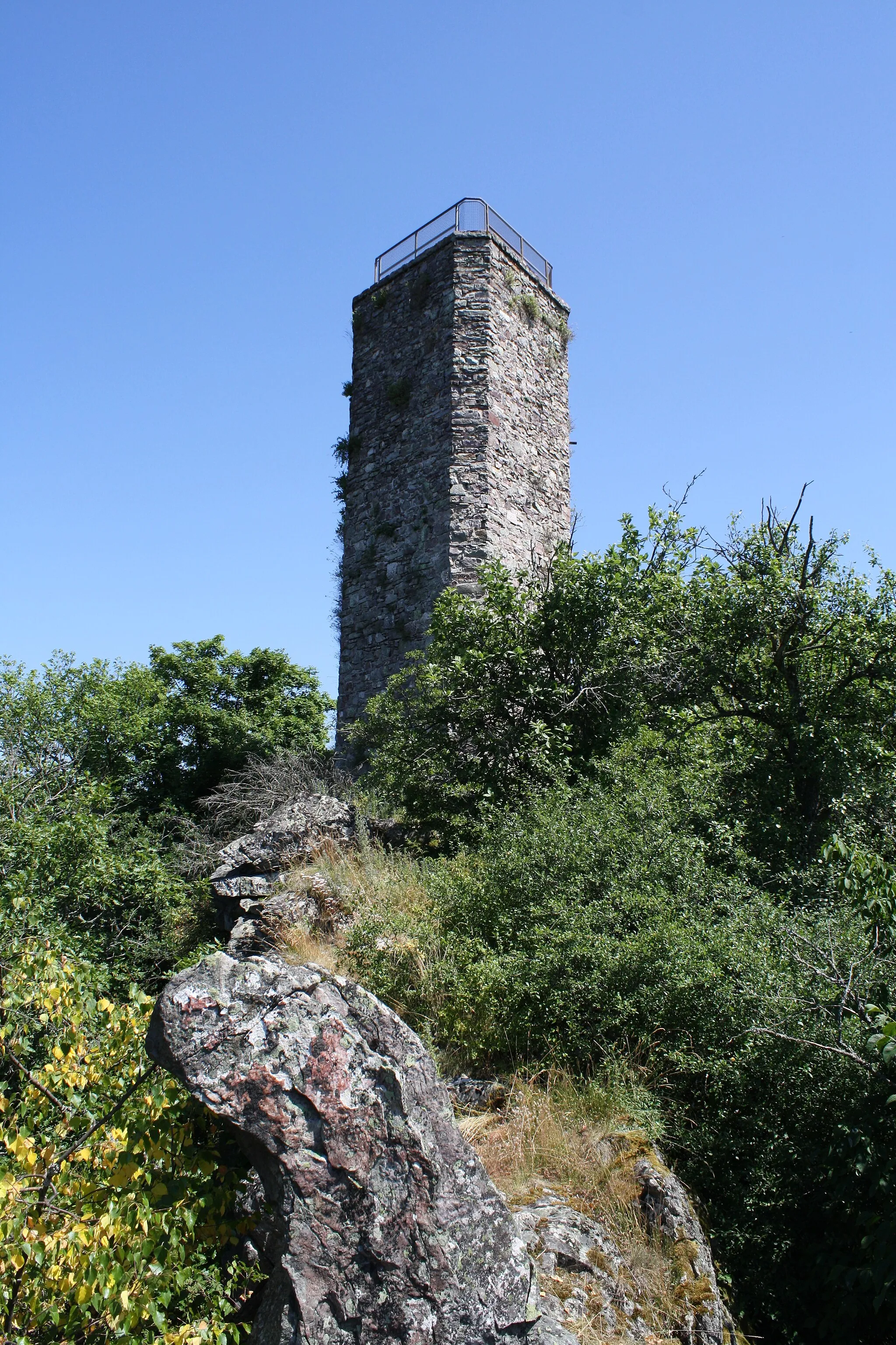 Photo showing: Bergfried der Burgruine Koppenstein