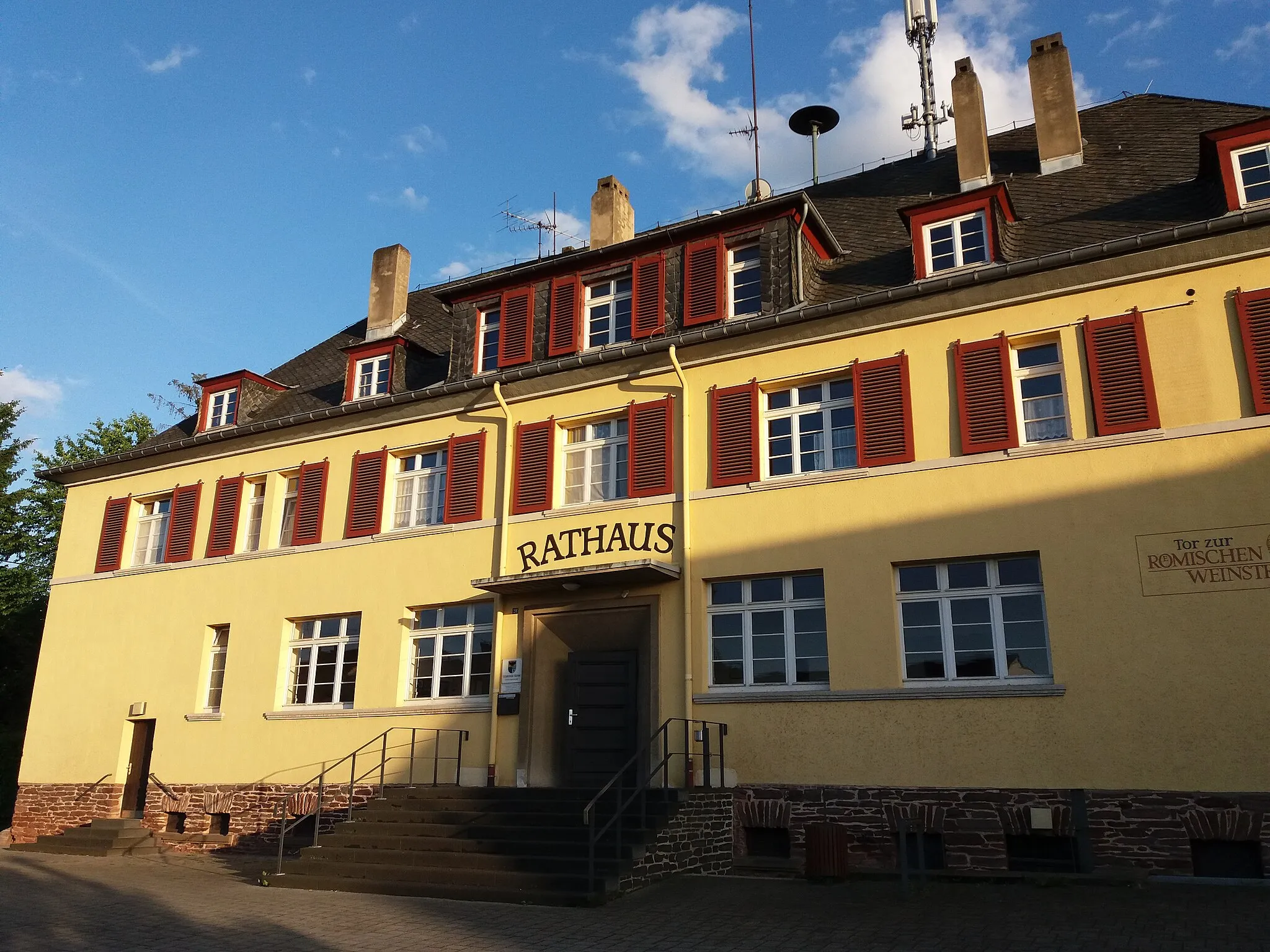Photo showing: Rathaus in Kenn