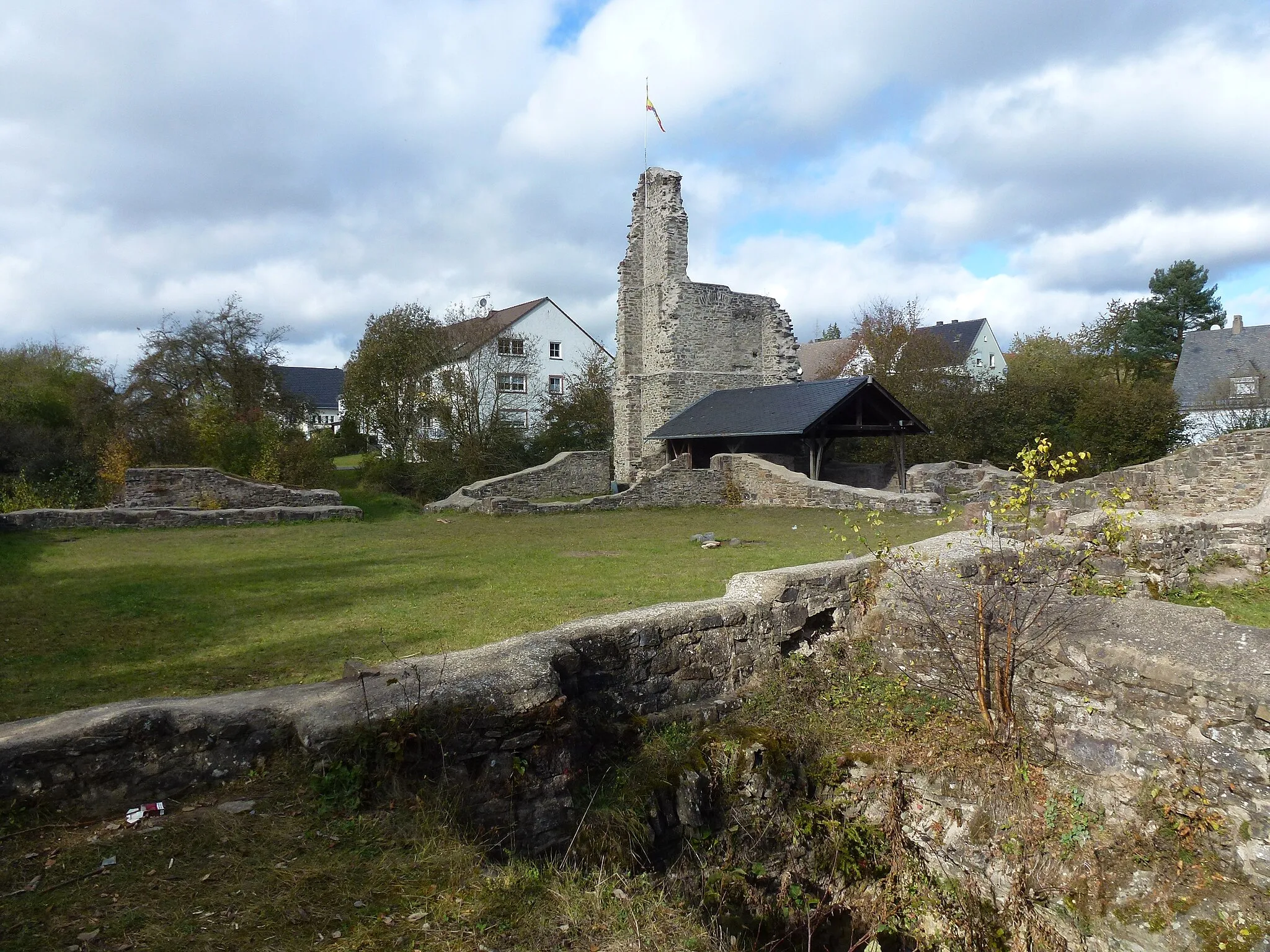 Photo showing: Schloss Jünkerath; geringe Mauerreste des 1726–35 von Architekt Philippart errichteten, 1737 vernichteten Schlosses