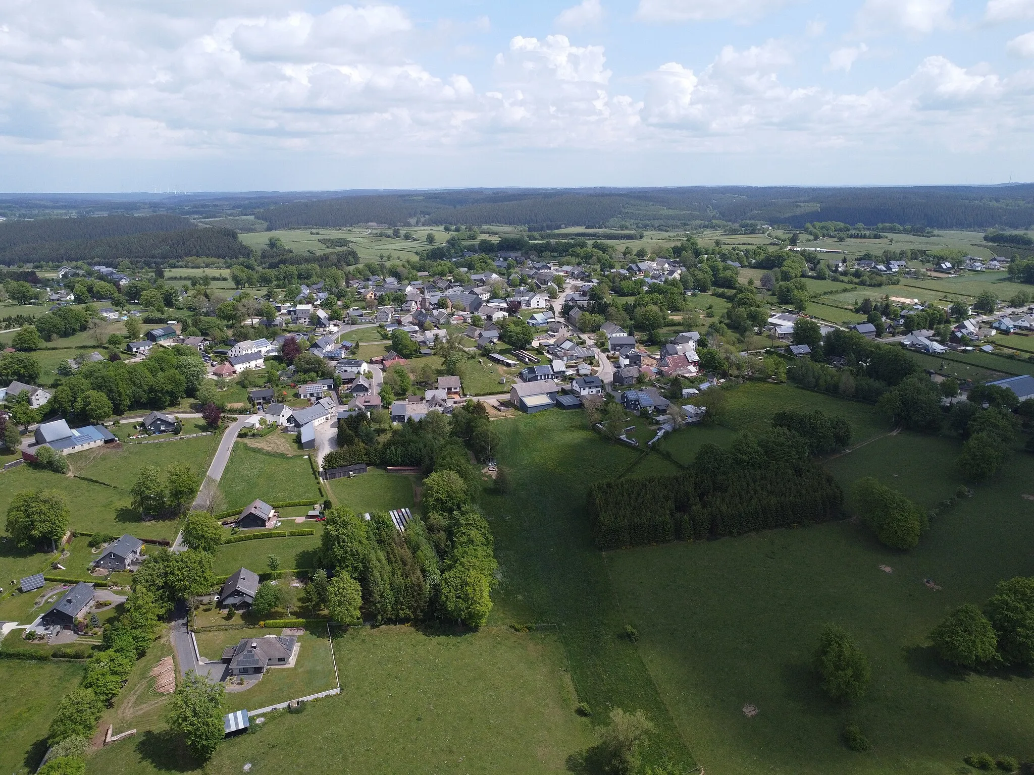 Photo showing: Luftaufnahme von Mürringen in ca. 120 Meter Höhe ( Aufgenommen am 16.05.2022 um 12:13)