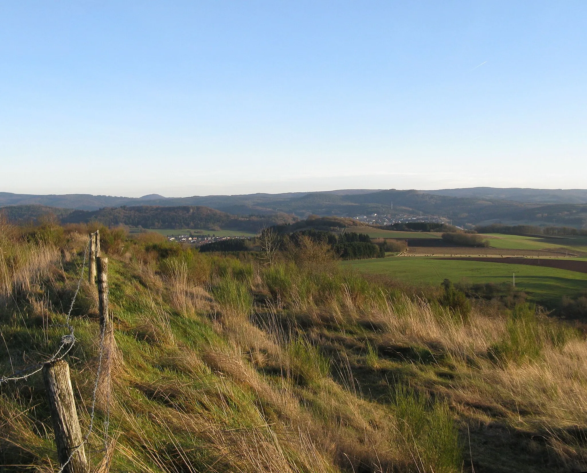 Photo showing: View from the Rother Kopf in the Gerolstein region, Rhineland-Palatinate, Germany
