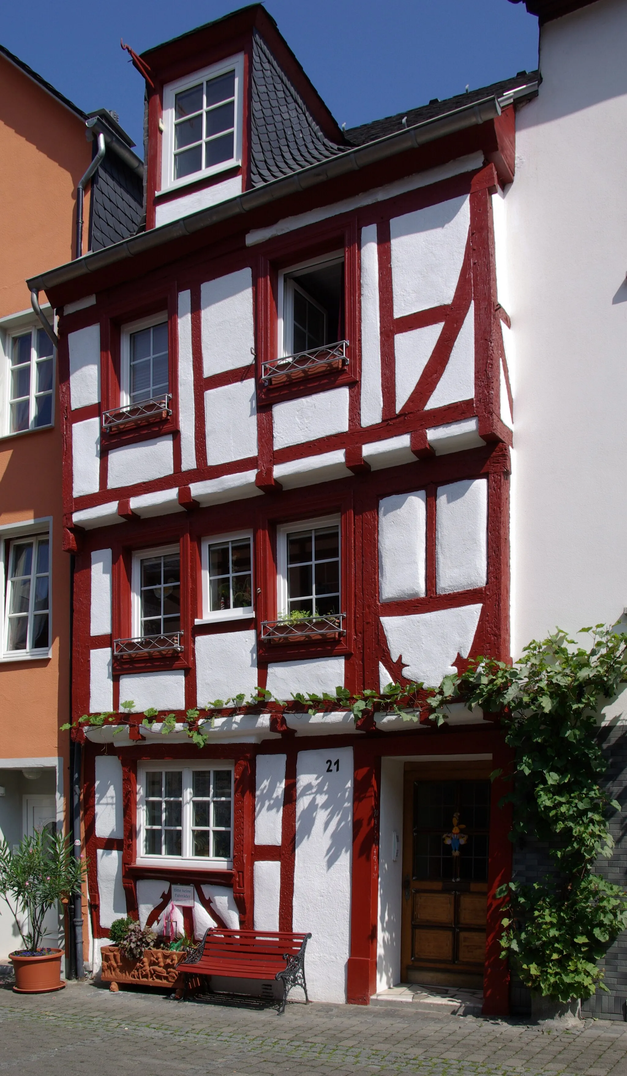 Photo showing: Bernkastel-Kues, Burgstr. 21