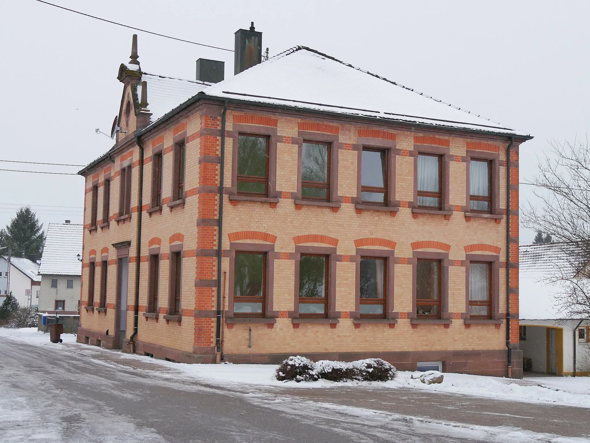 Photo showing: Die ehemalige Grundschule in Winzeln wurde 2015 geschlossen.