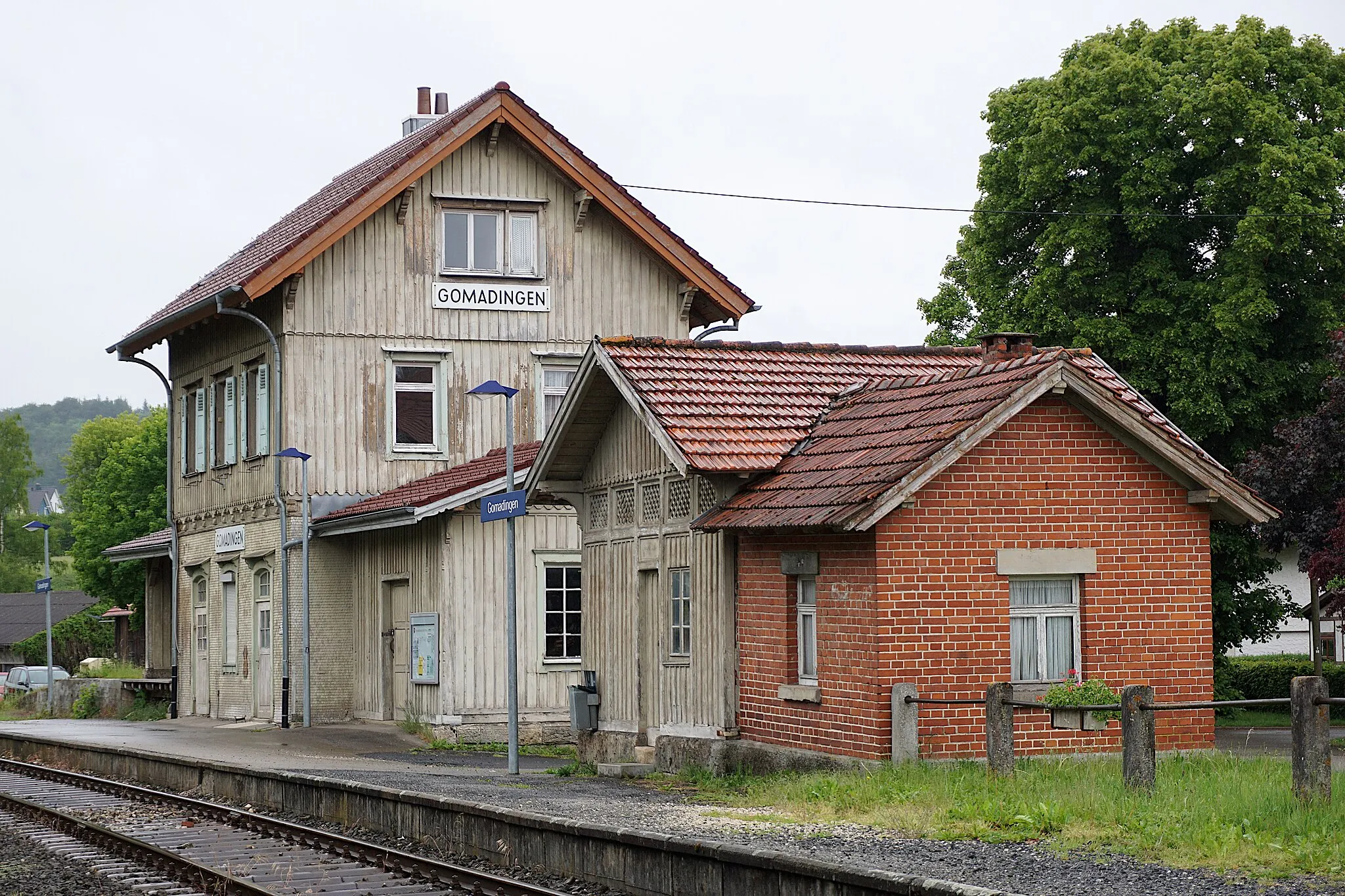 Photo showing: Bahnhof Gomadingen.