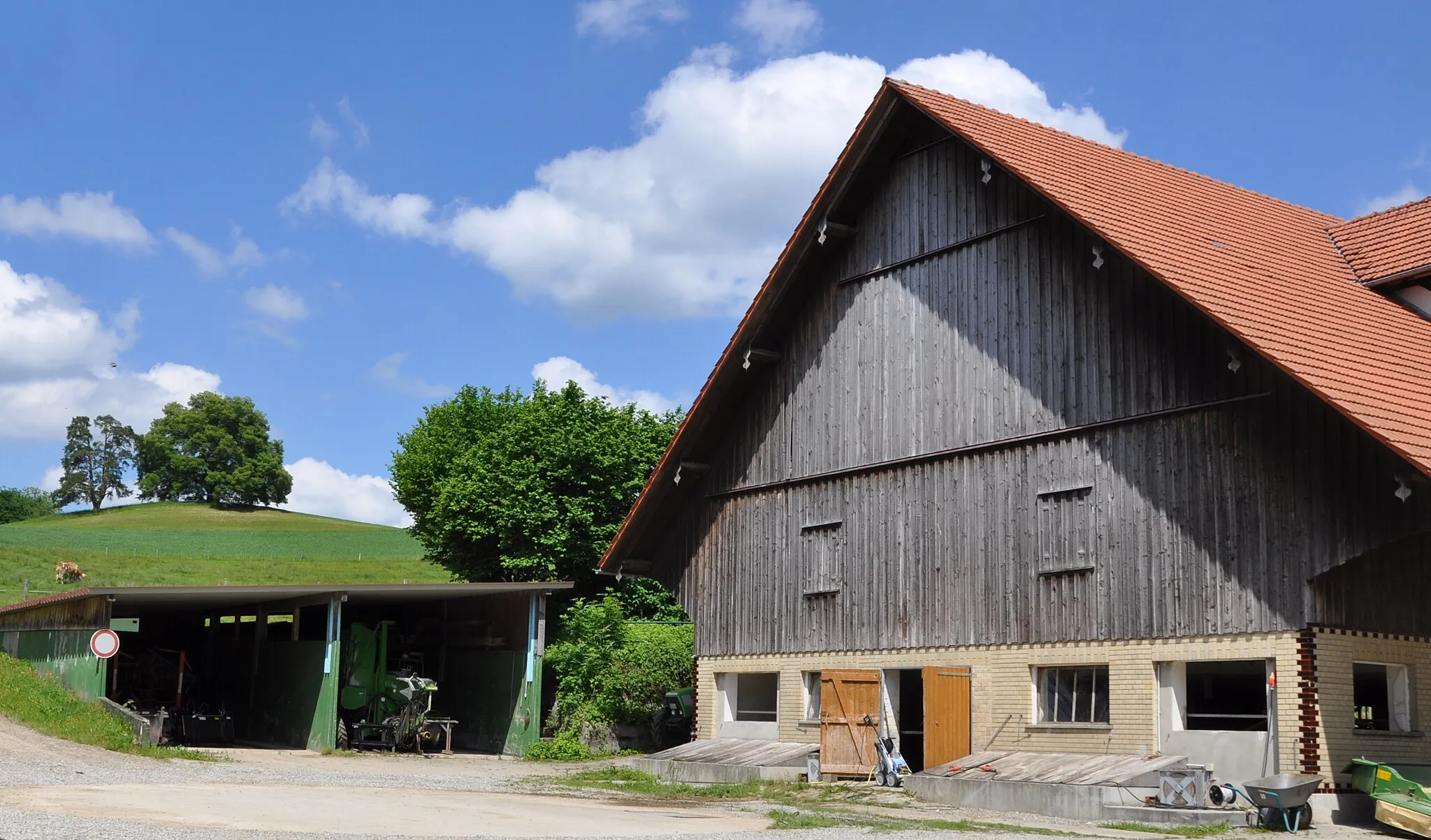 Photo showing: Zundelbach (Ortsteil von Schlier, Landkreis Ravensburg) mit Blick auf die Zundelbacher Linde