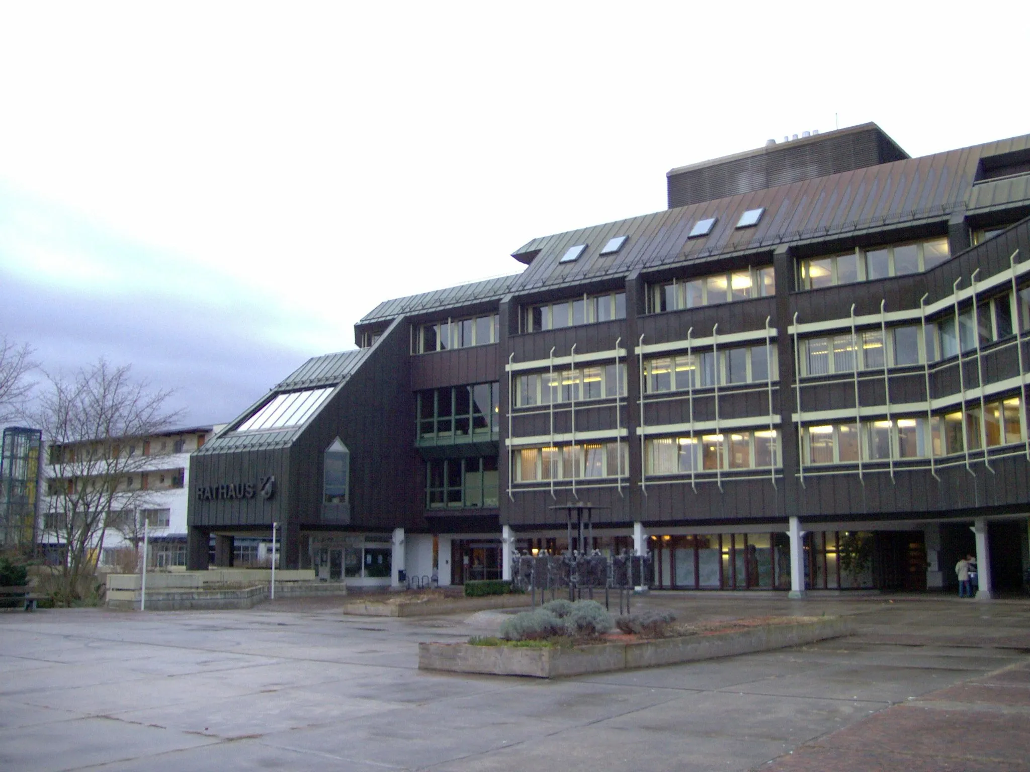 Photo showing: Mössingens Neues Rathaus von Nordosten aus gesehen.