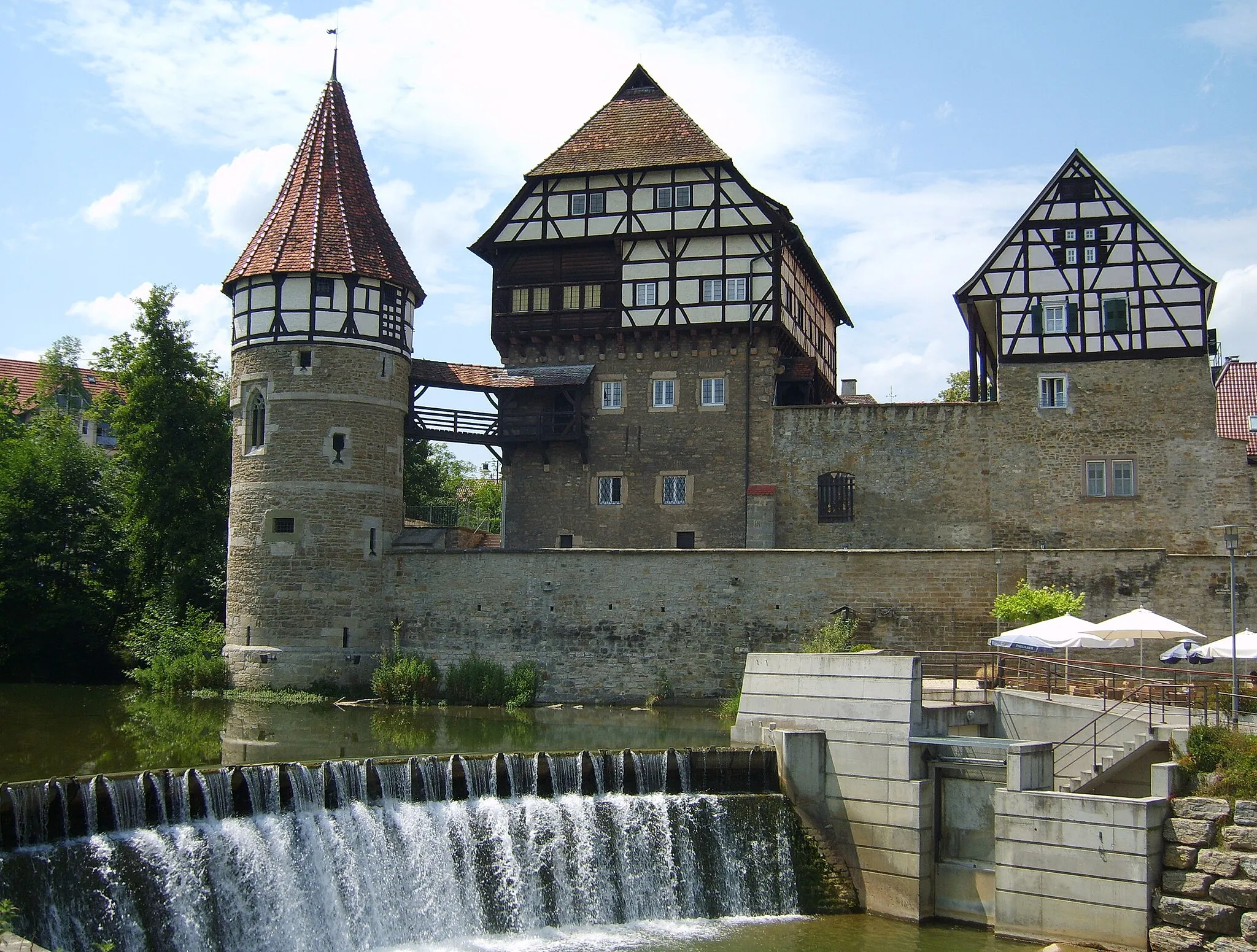 Photo showing: Zollernschloss Balingen
Wasserturm - Schloss - Reiterhaus

mit Eyachwehr