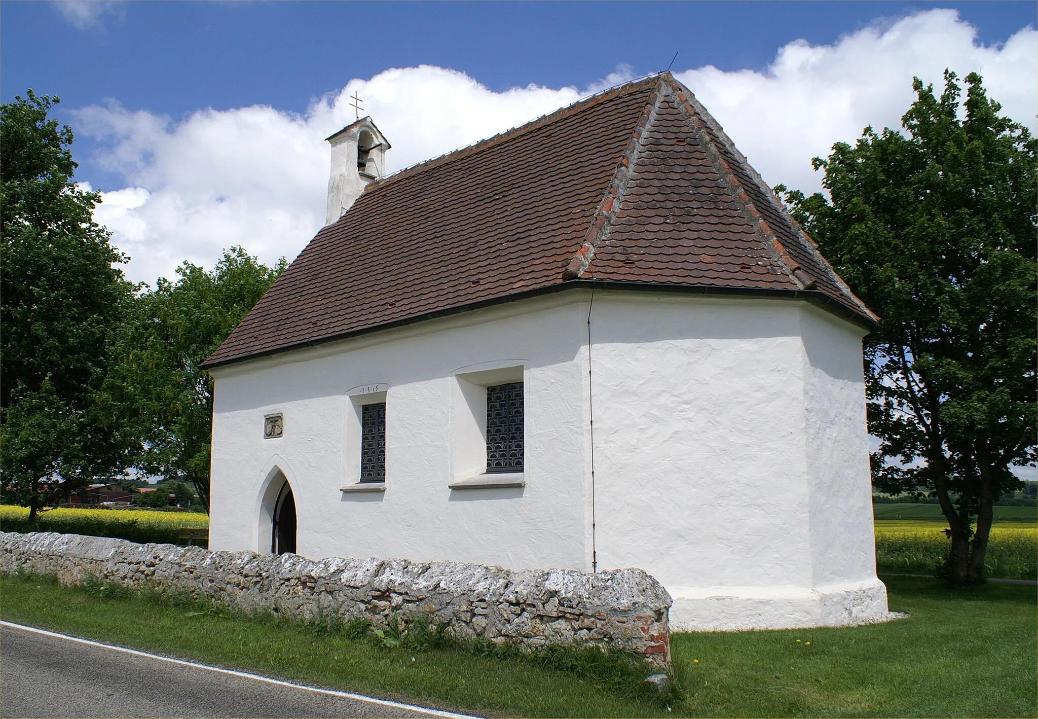 Photo showing: Kapelle mit der Jahreszahl 1515 an der Straße von Münsingen-Magolsheim im Landkreis Reutlingen nach Schelklingen-Ingstetten im Alb-Donau-Kreis