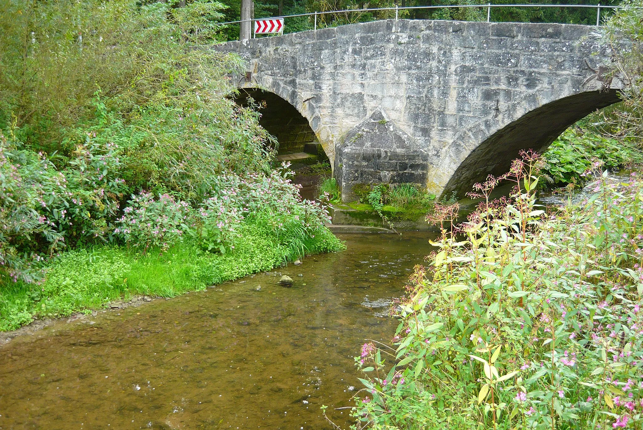 Photo showing: Old Bridge over the river Prim near Aixheim, Germany
Alte Brücke über die Prim bei Aixheim, Landkreis Tuttlingen