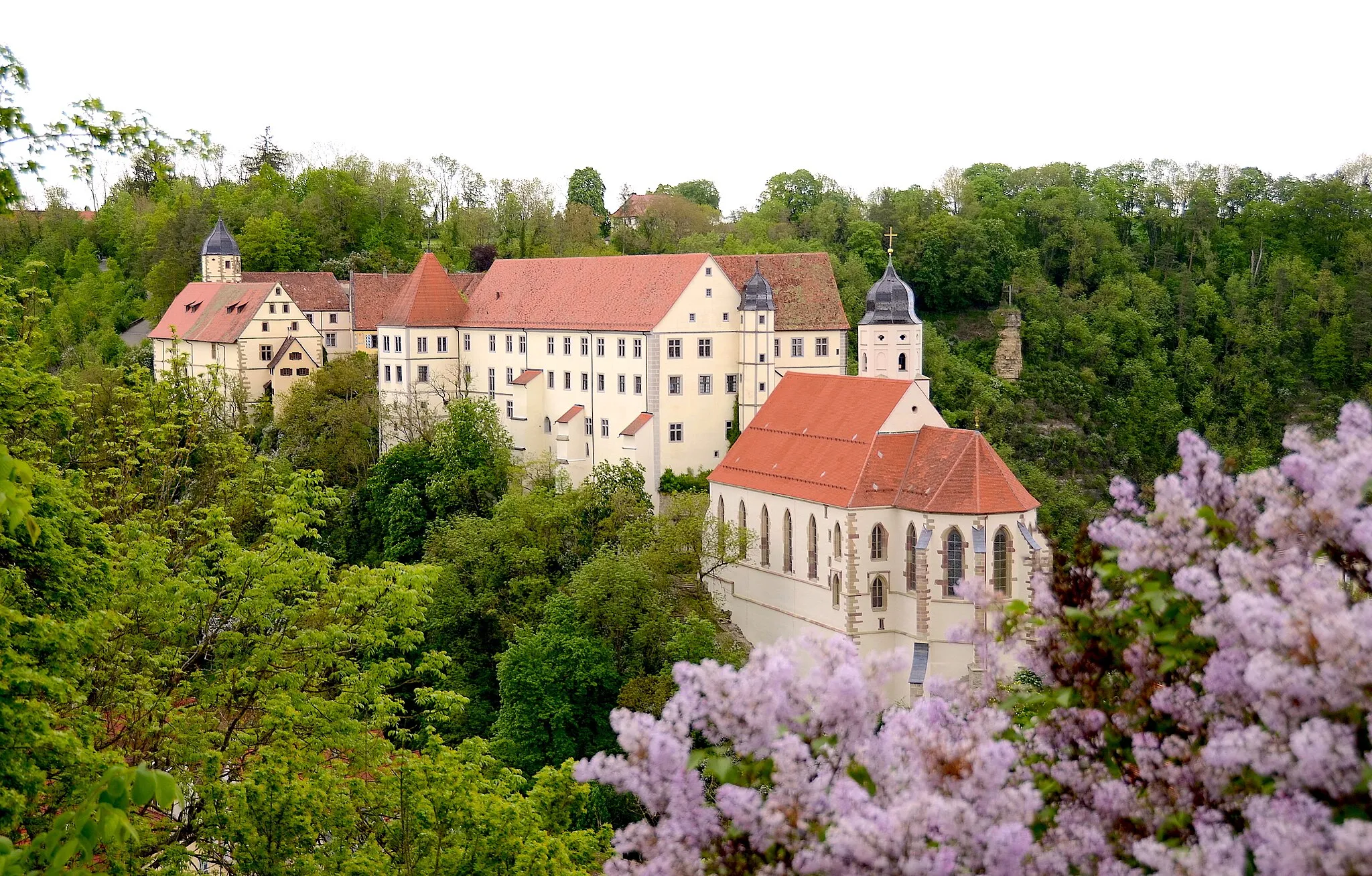 Photo showing: Haigerloch castle and castle church (2016)