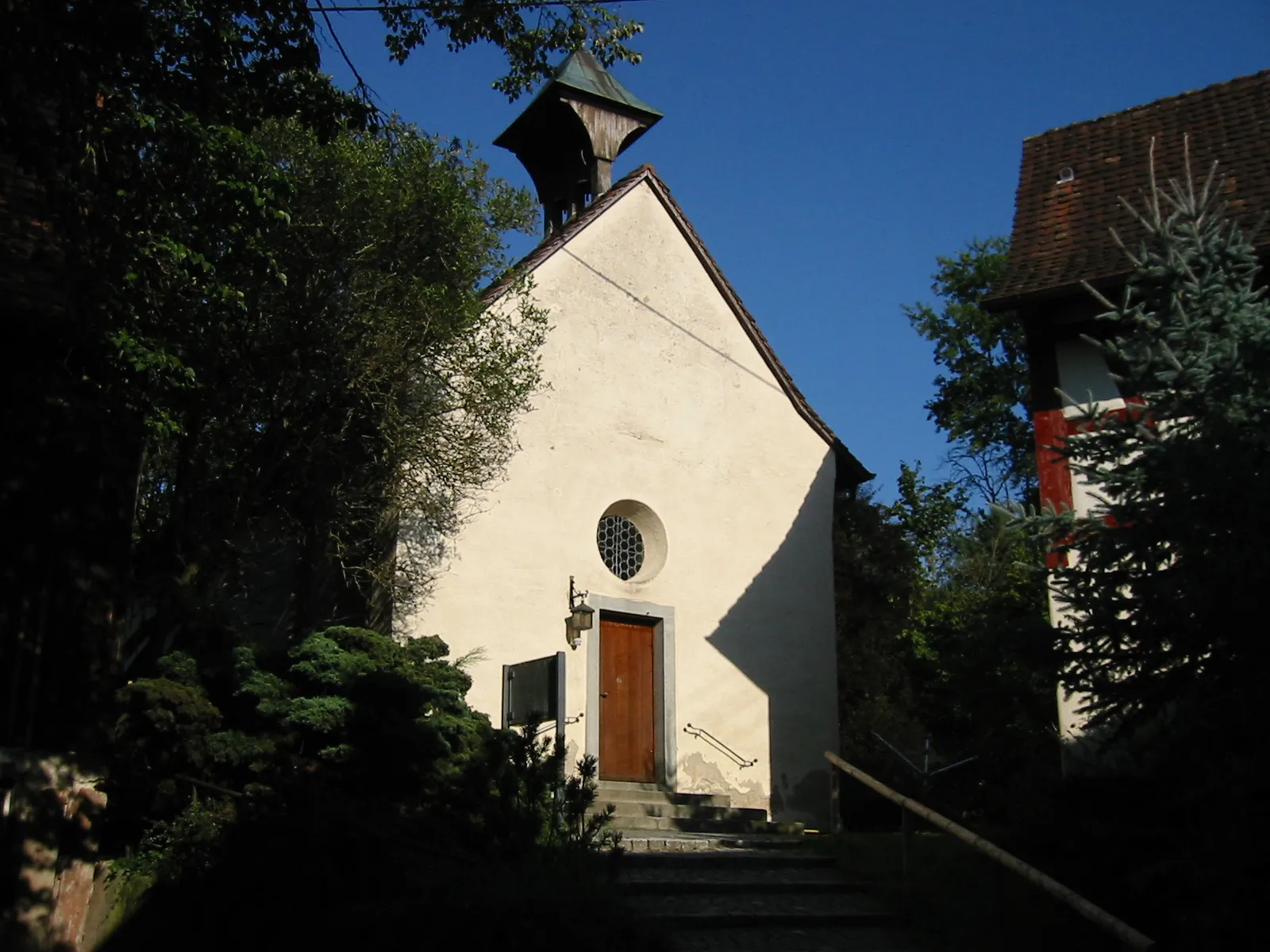 Photo showing: Die Ortskapelle St. Andreas aus dem 13. Jh. in Deisendorf