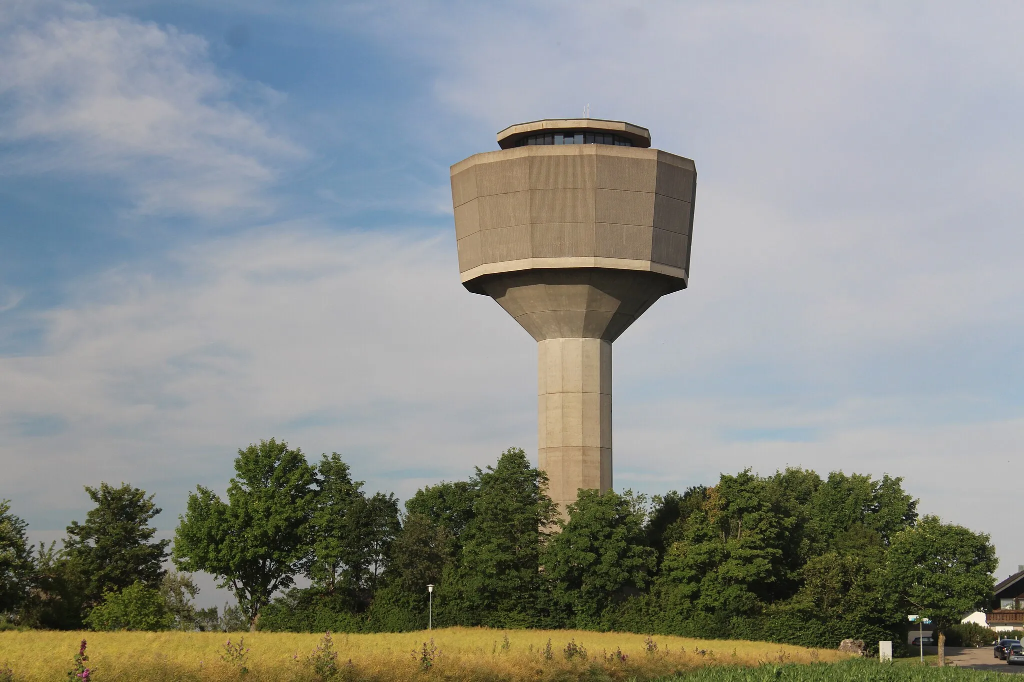 Photo showing: Wasserturm Machtolsheim Camera location 48° 29′ 27.65″ N, 9° 44′ 09.32″ E View this and other nearby images on: OpenStreetMap 48.491015;    9.735923